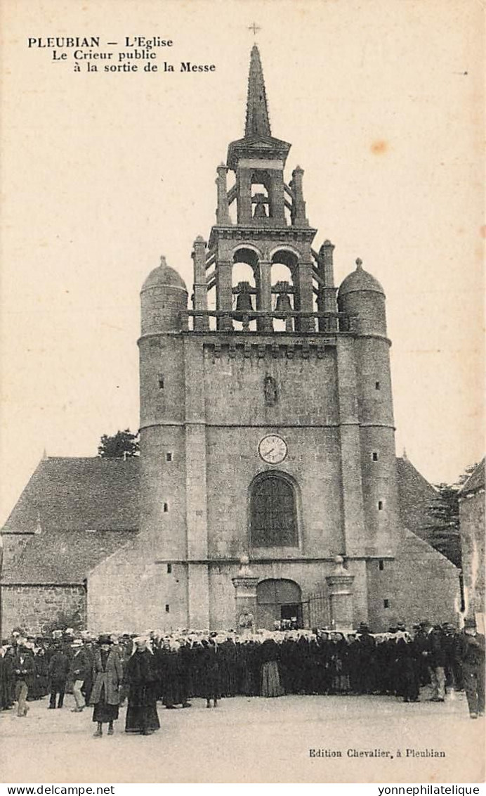 22 - COTES D'ARMOR - PLEUBIAN - L'église - Le Crieur Public à La Sortie De La Messe - Vieux Métiers - 10309 - Pleubian