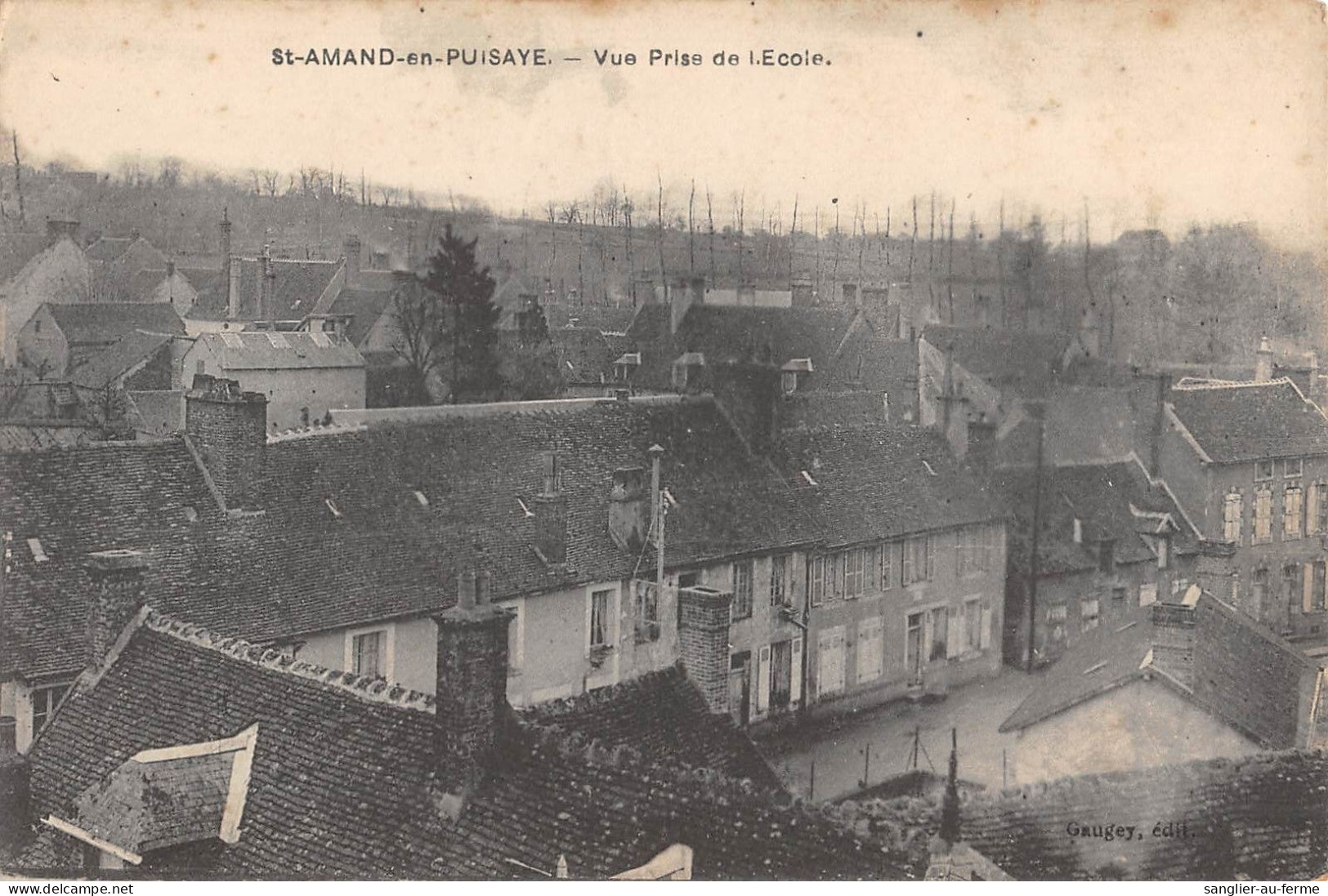 CPA 58 SAINT AMAND EN PUISAYE / VUE PRISE DE L'ECOLE - Autres & Non Classés