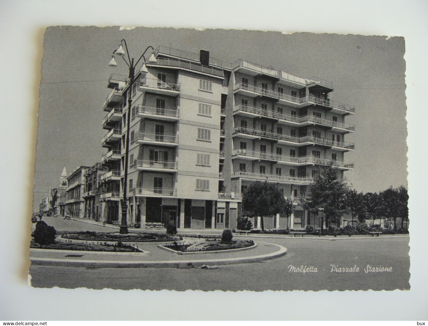 MOLFETTA    PIAZZALE  STAZIONE      NON  VIAGGIATA   COME DA FOTO IMMAGINE OPACA - Molfetta