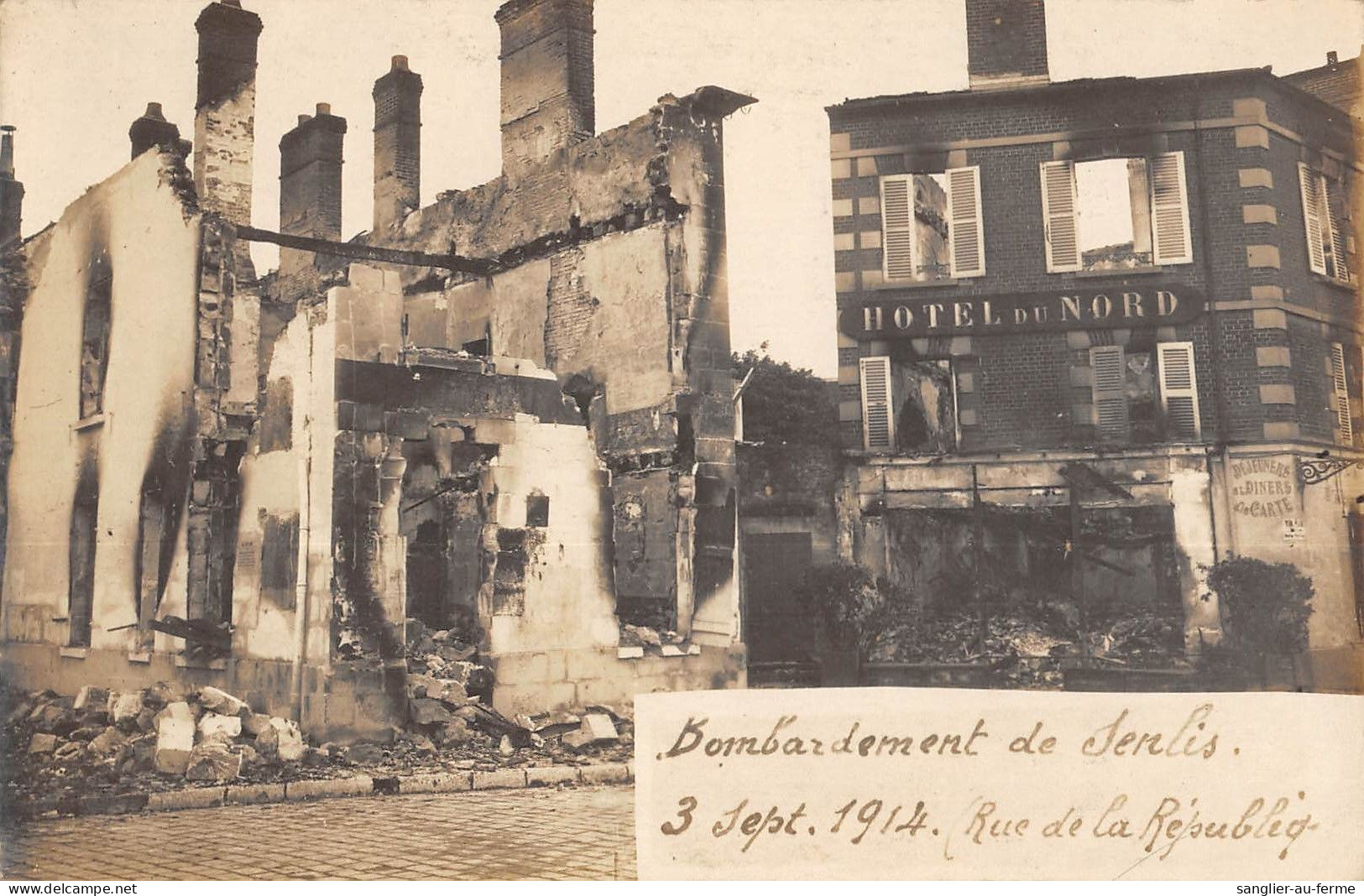 CPA 60 SENLIS / CARTE PHOTO / RUE DE LA REPUBLIQUE / BOMBARDEMENT DE SENLIS 3 SEPTEMBRE 1914 - Altri & Non Classificati