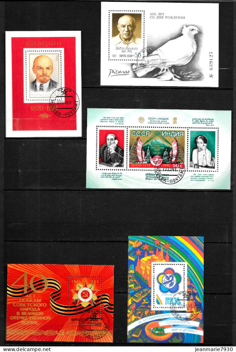 Z293 - RUSSIE - URSS - LOT DE 26 BLOCS OBLITERES ; 1 LIVRET ; 84 TIMBRES et 25 DOCUMENTS