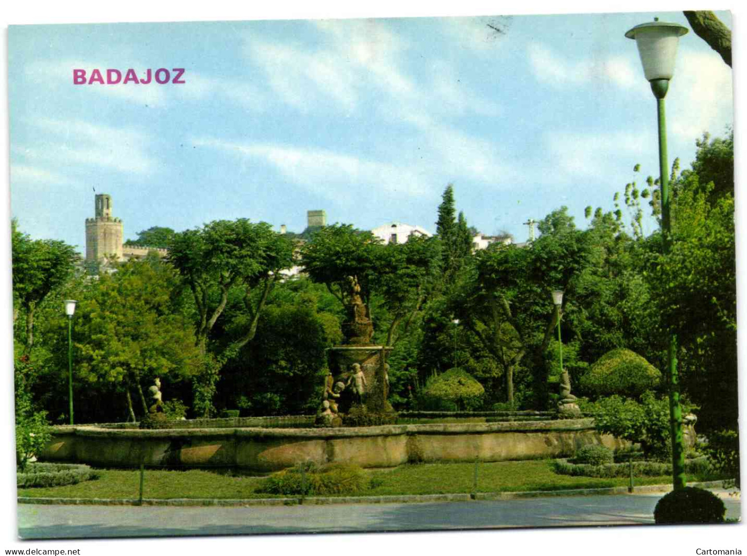 Badajoz - Jardines De La Legion Al Fondo Torre De Espanta Perros - Badajoz