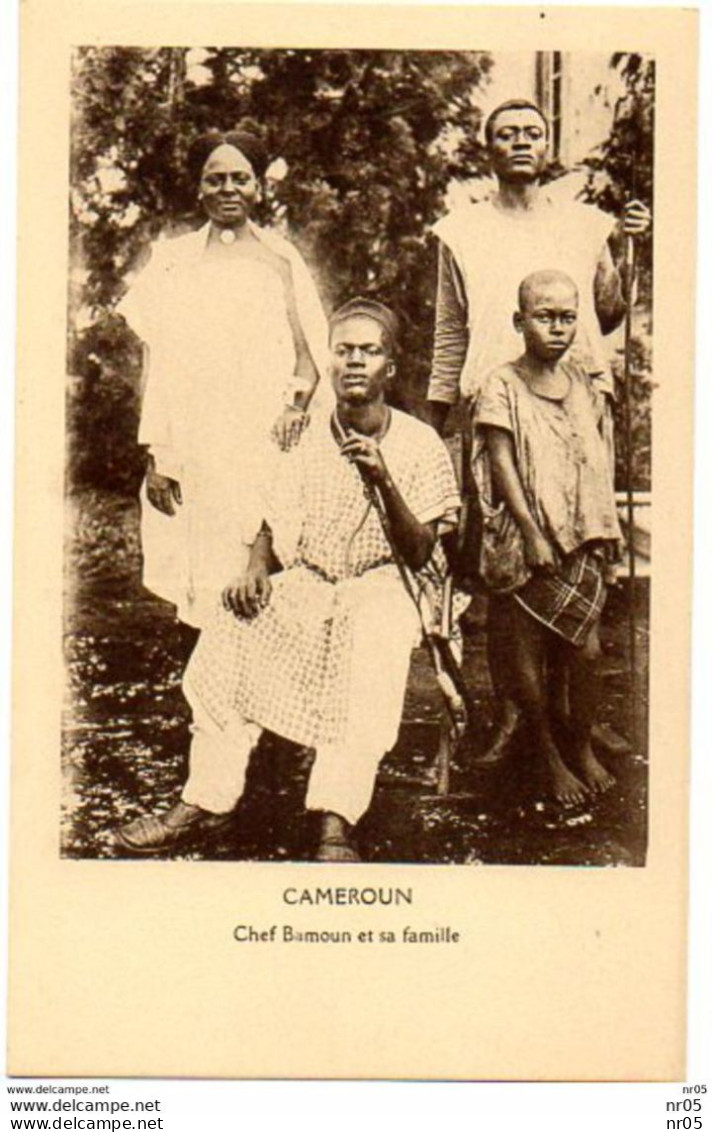 CAMEROUN ( Afrique ) - Chef Bamoun Et Sa Famille - Cameroun