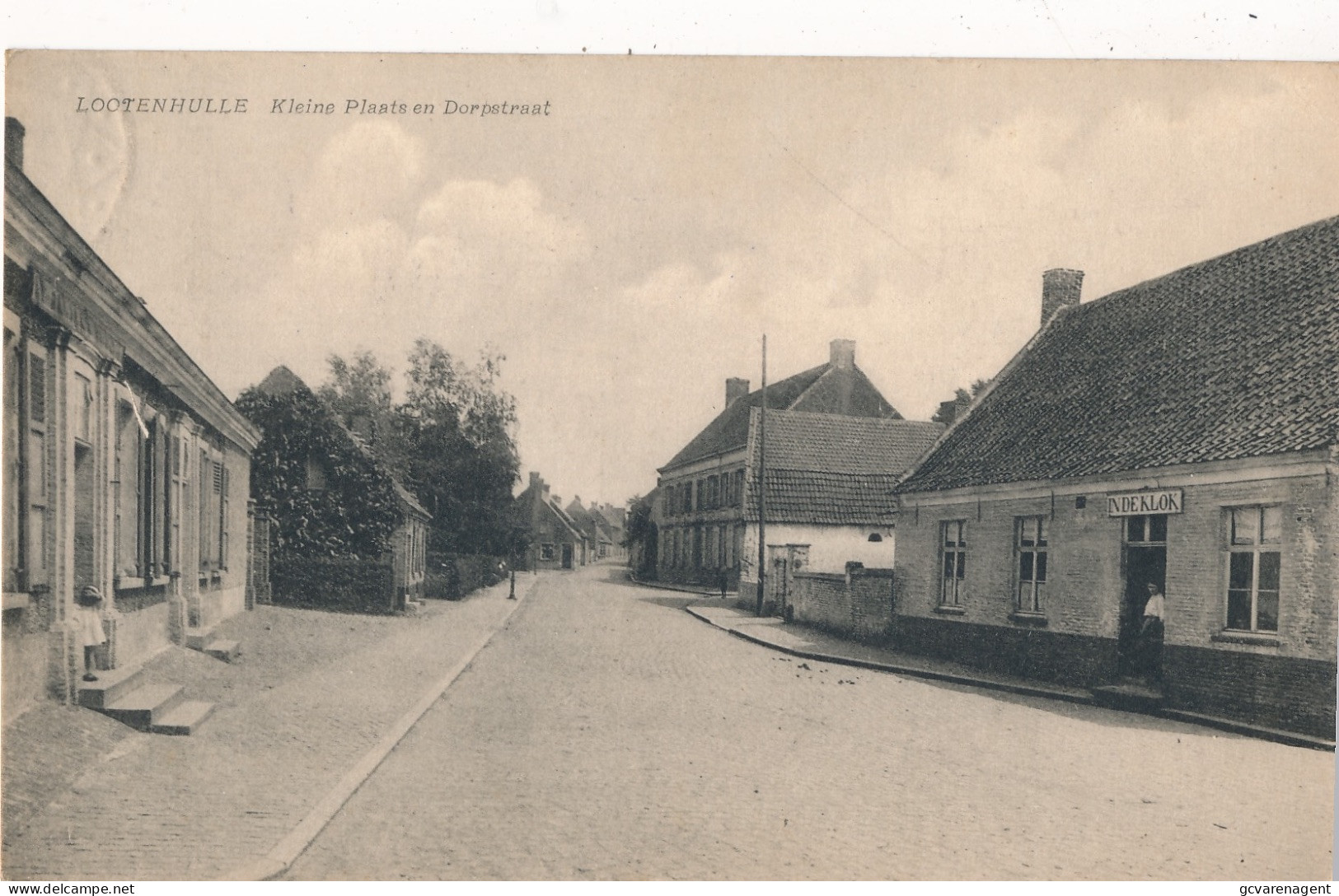 LOTENHULLE   KLEINE PLAATS EN DORPSTRAAT   ( RECHTS ESTAMINET   IN DE KLOK  )   == ZIE AFBEELDINGEN - Aalter