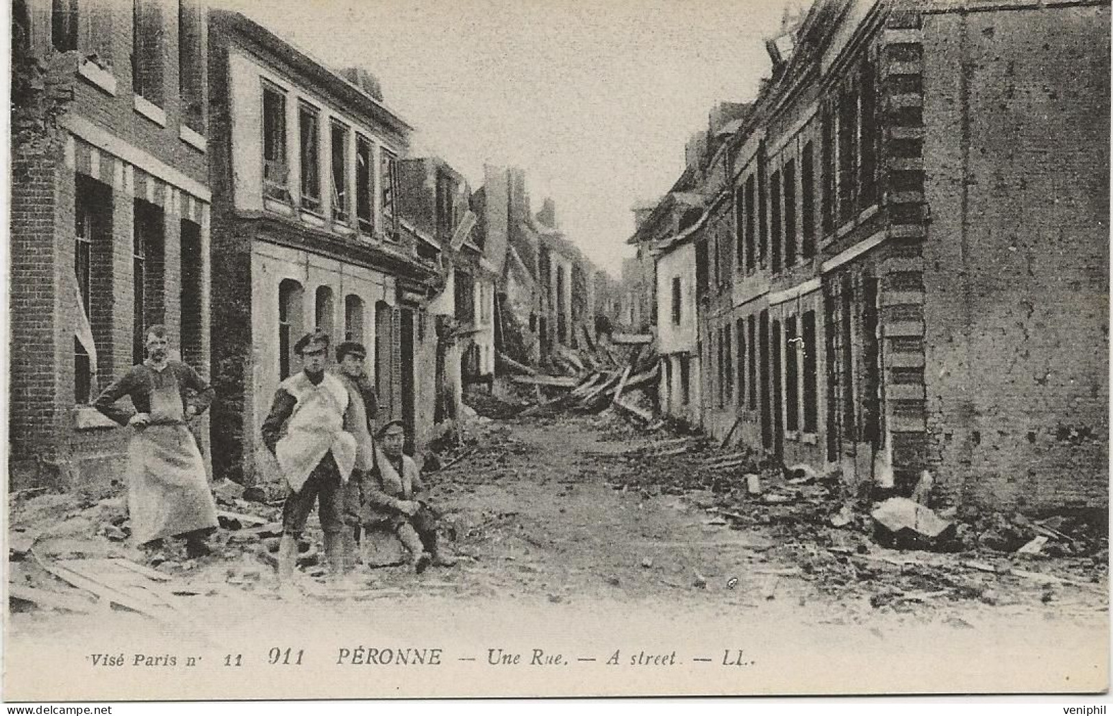 CARTE  PERONNE --SOMME - UNE RUE  1914-18 - Peronne