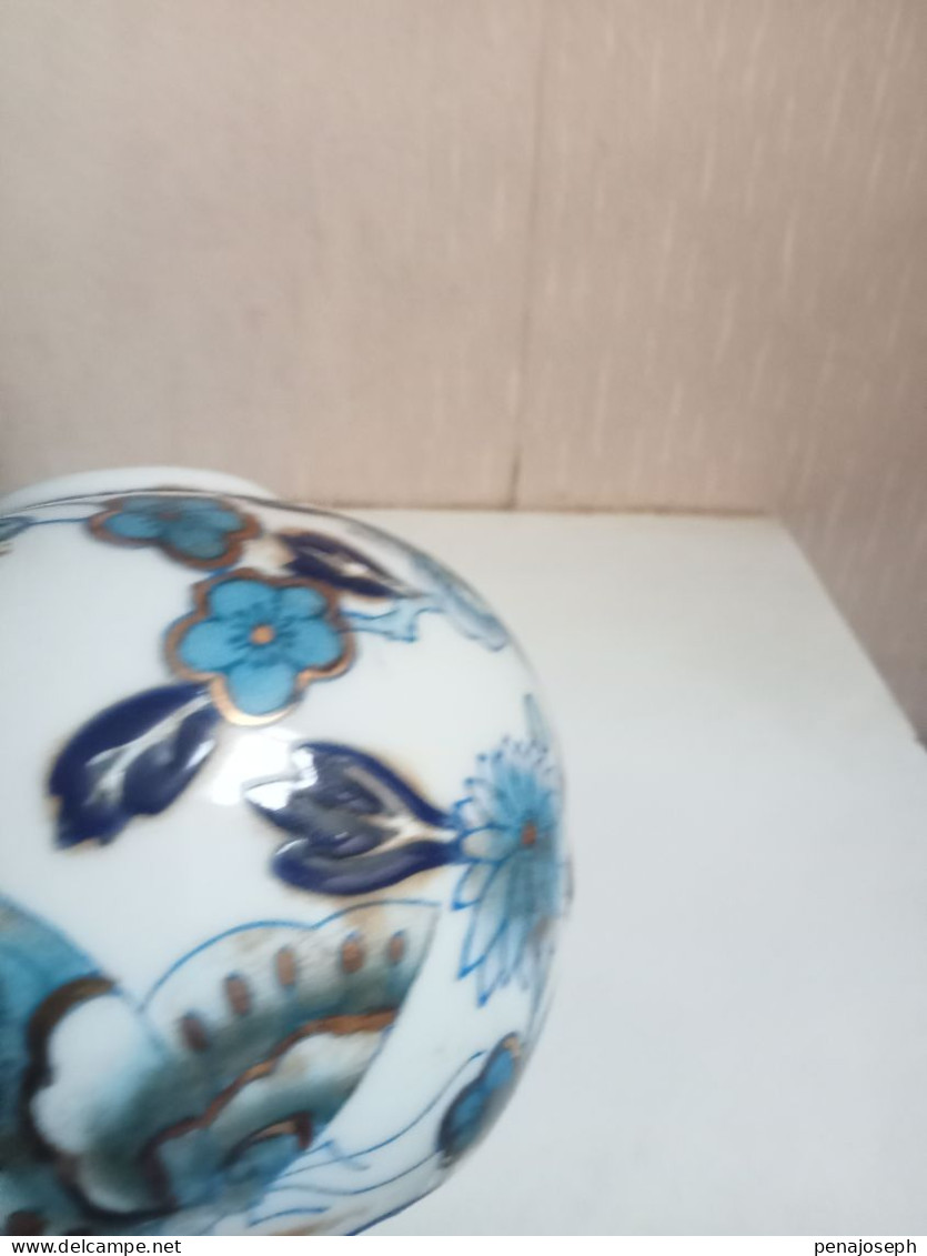 vase boule asiatique XIXème en porcelaine diamètre 11 cm