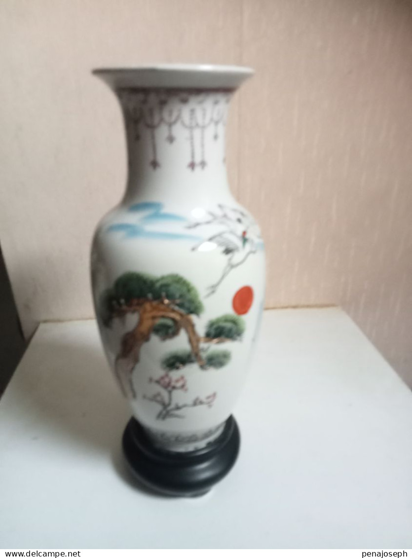 Vase Asiatique XIXème En Porcelaine Hauteur 25 Cm - Jarrones