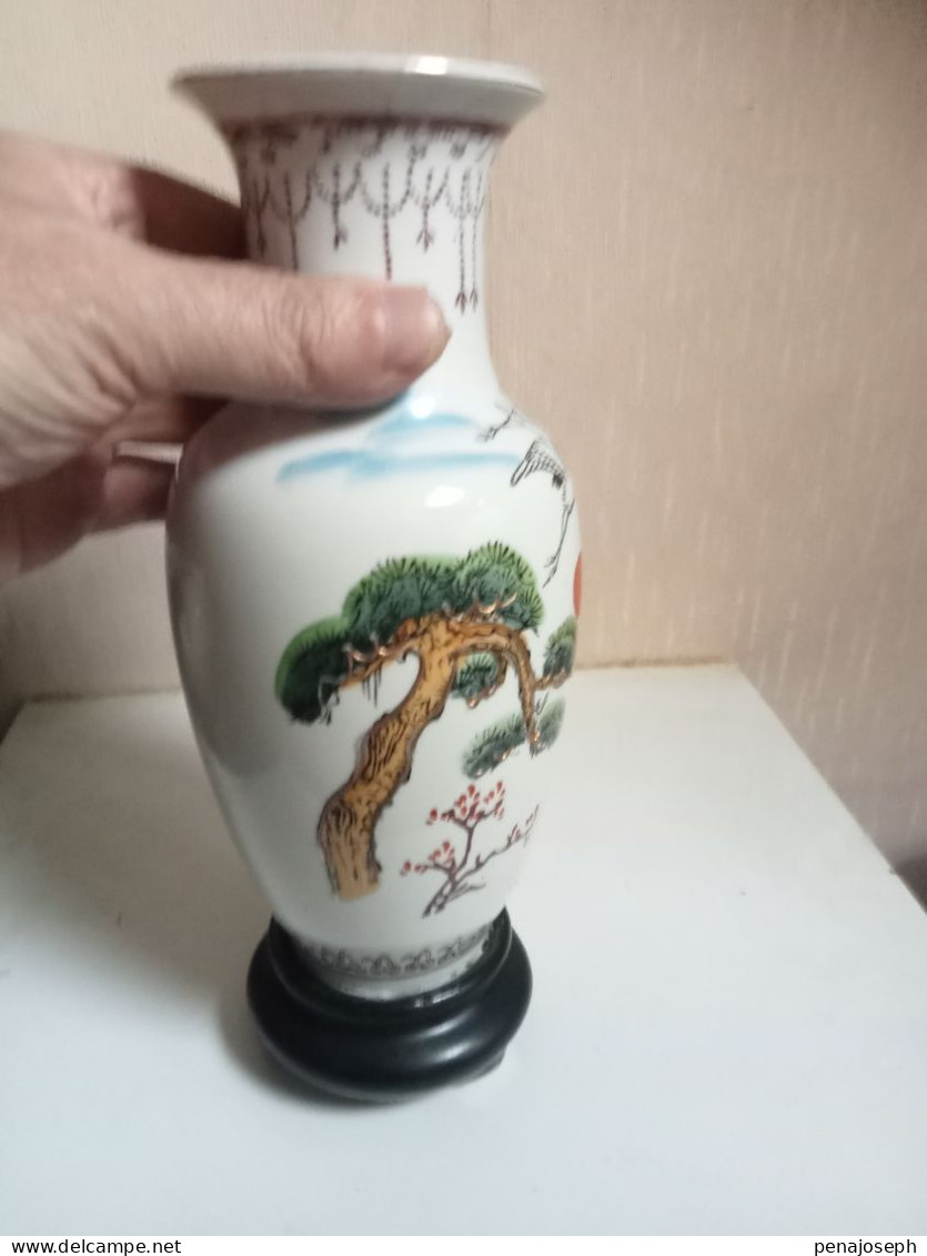 vase asiatique XIXème en porcelaine hauteur 25 cm