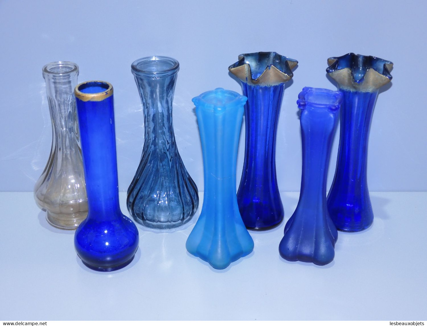 -LOT De 7 PETITS VASES VERRE 6 De Couleur Bleue & 1 Incolore Jus De Grenier     E - Vasen