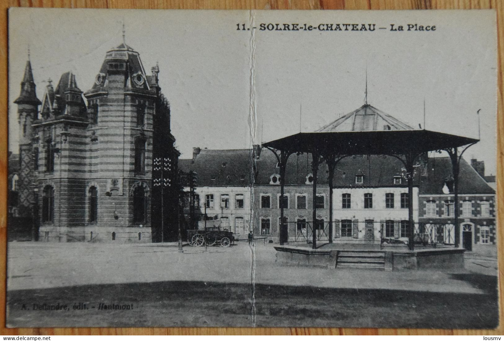59 : Solre-le-Château - La Place - Animée : Petite Animation - Plan Inhabituel - Pli Vertical - (n°28067) - Solre Le Chateau