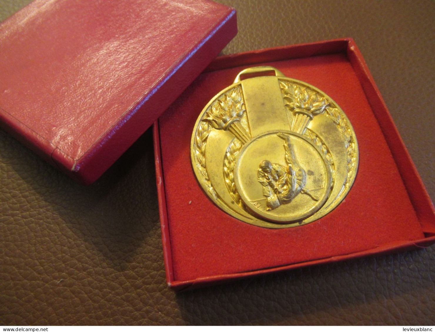 JUDO / Médaille De Compétition / Attribuée/ Bronze Doré / Espoir A.S.M. 1975 /1975    SPO469 - Sports De Combat