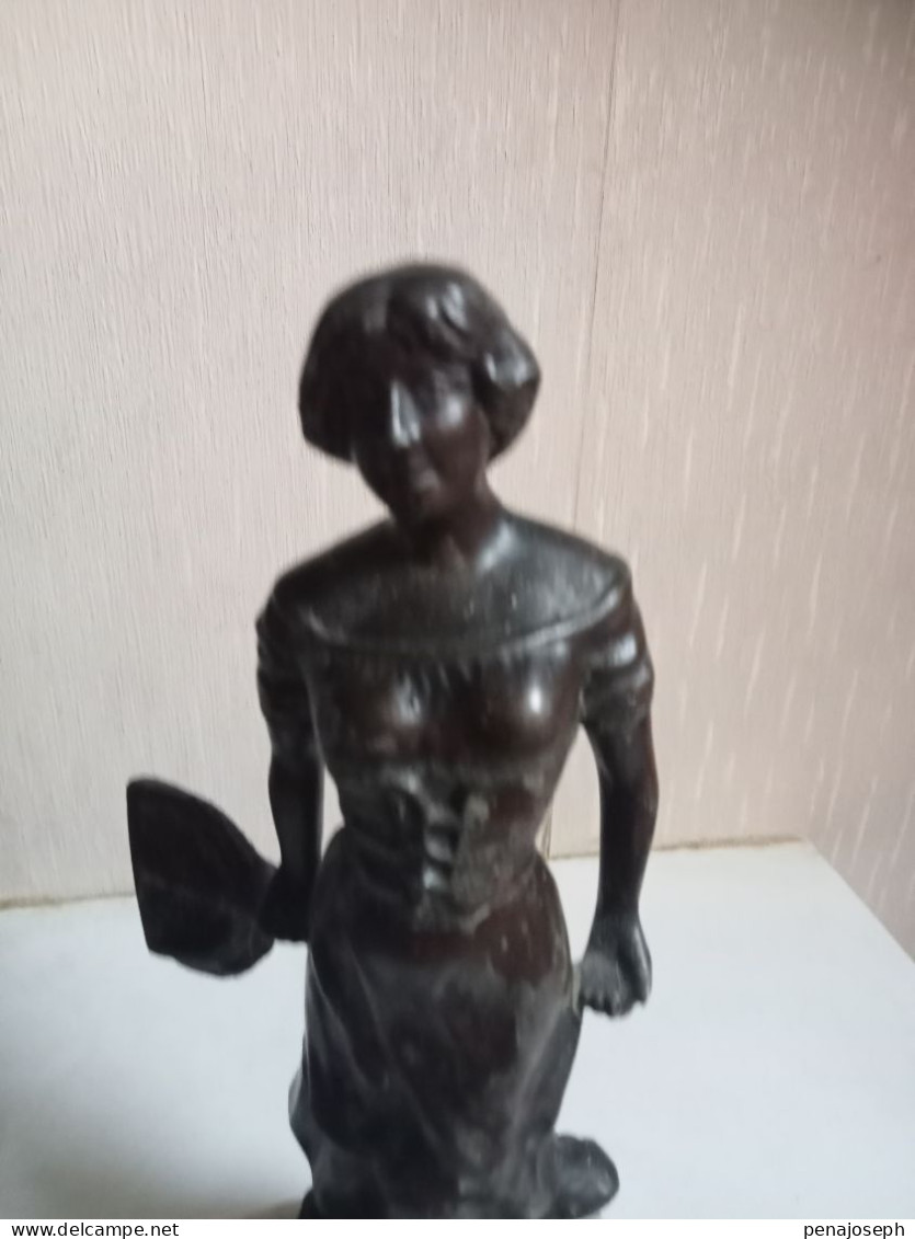 Statuette Du XIXème En Régule Hauteur 26 Cm Sur Support Marbre, La Pecheuse - Metall