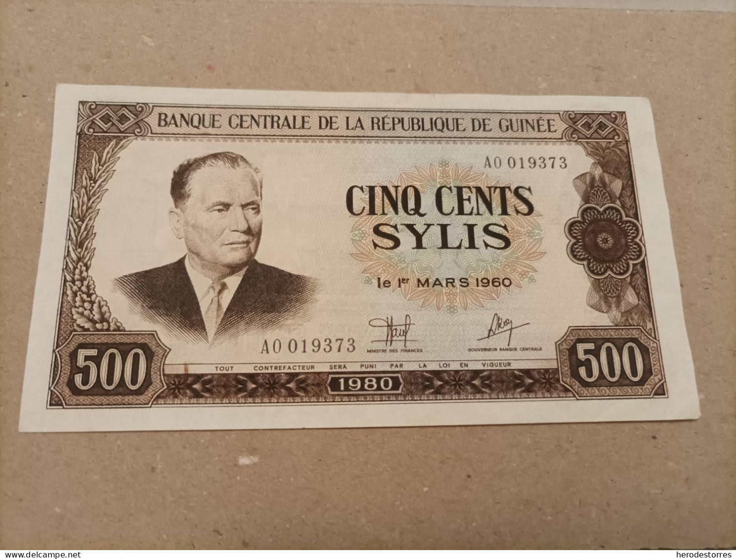 Billete De Guinea De 500 Sylis, Nº Bajisimo A0019373, AUNC - Guinea