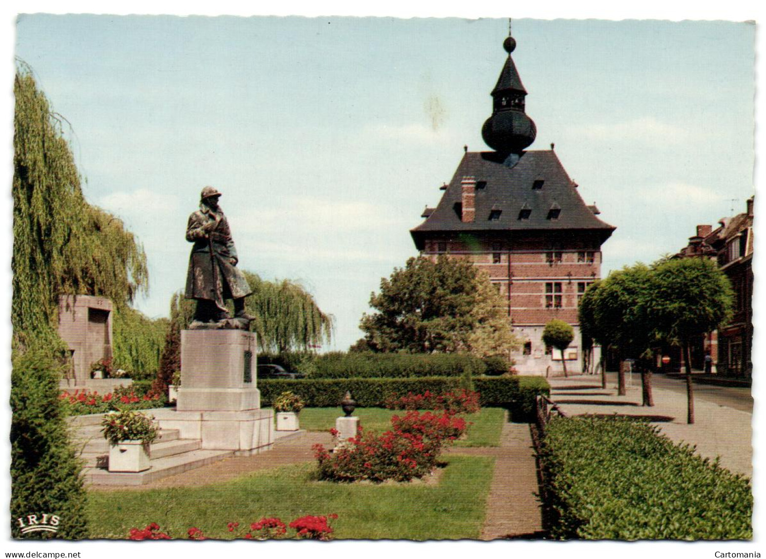 Visé - Monument De La Guerre Et Hôtel De Ville - Wezet