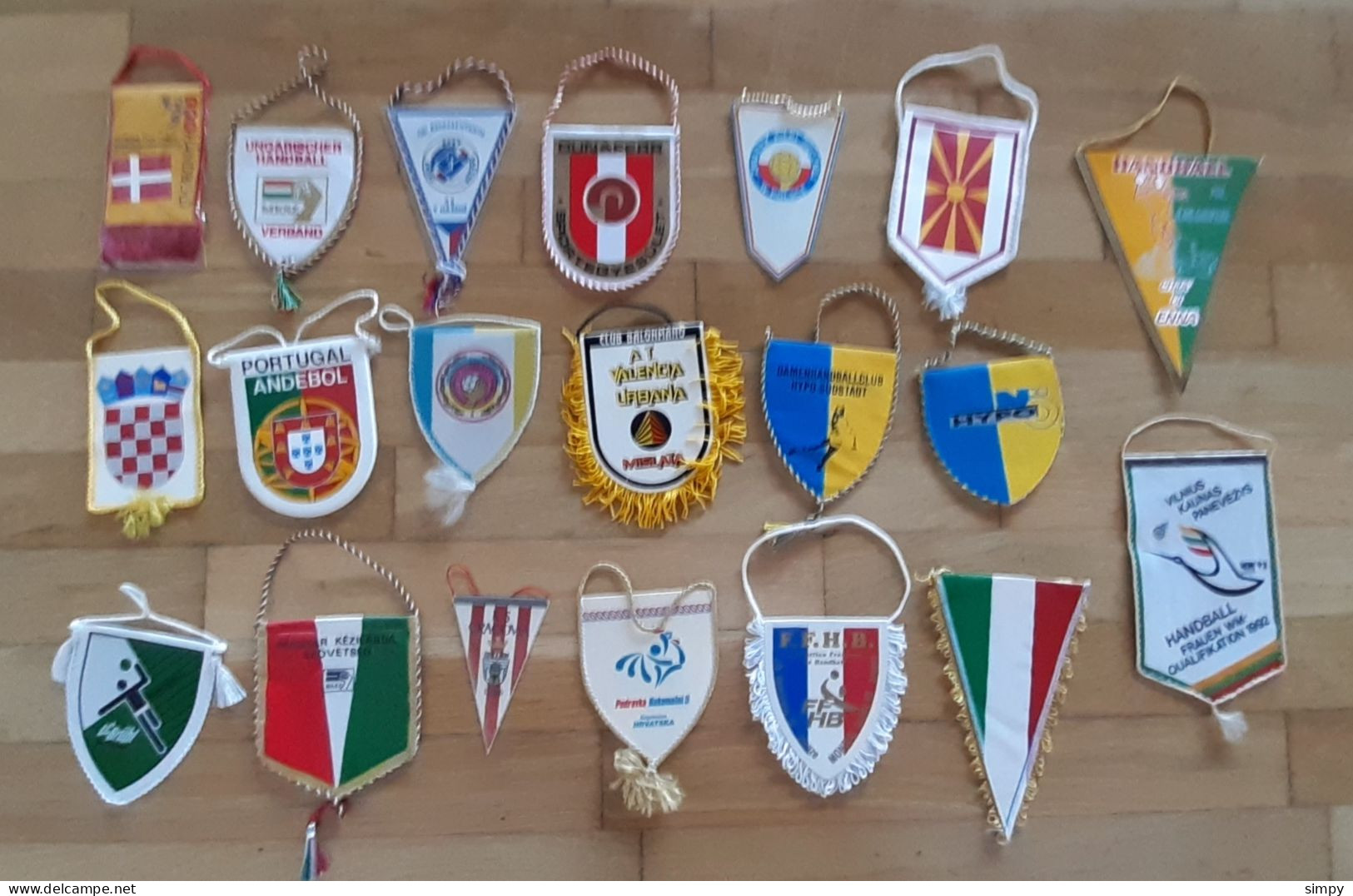 HANDBALL Pennant 20x Different Handball National Team & Club - Palla A Mano