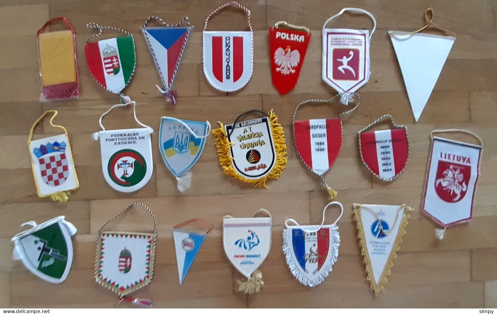 HANDBALL Pennant 20x Different Handball National Team & Club - Balonmano