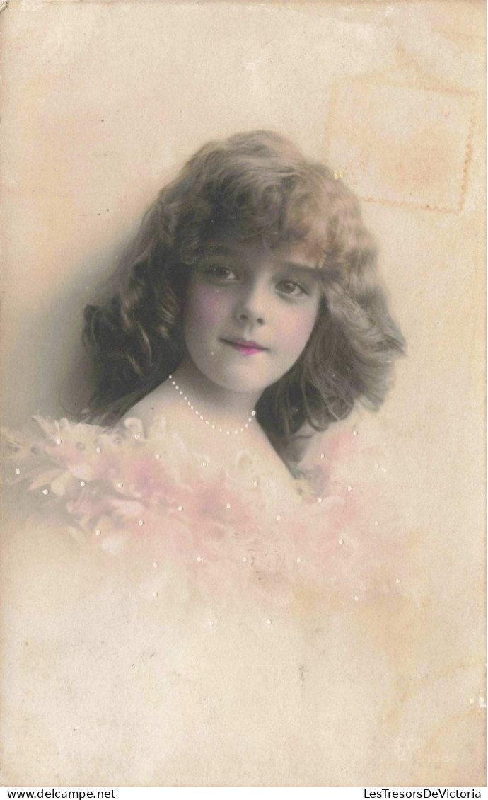 PHOTOGRAPHIE - Portrait D'une Petite Fille - Carte Postale Ancienne - Fotografie