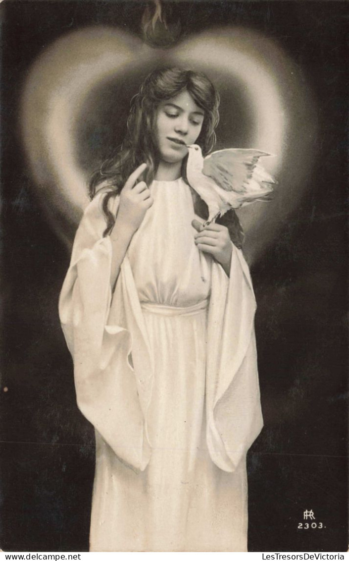 CARTE PHOTO - Une Fille En Tenue De La Vierge Marie - Carte Postale Ancienne - Fotografía