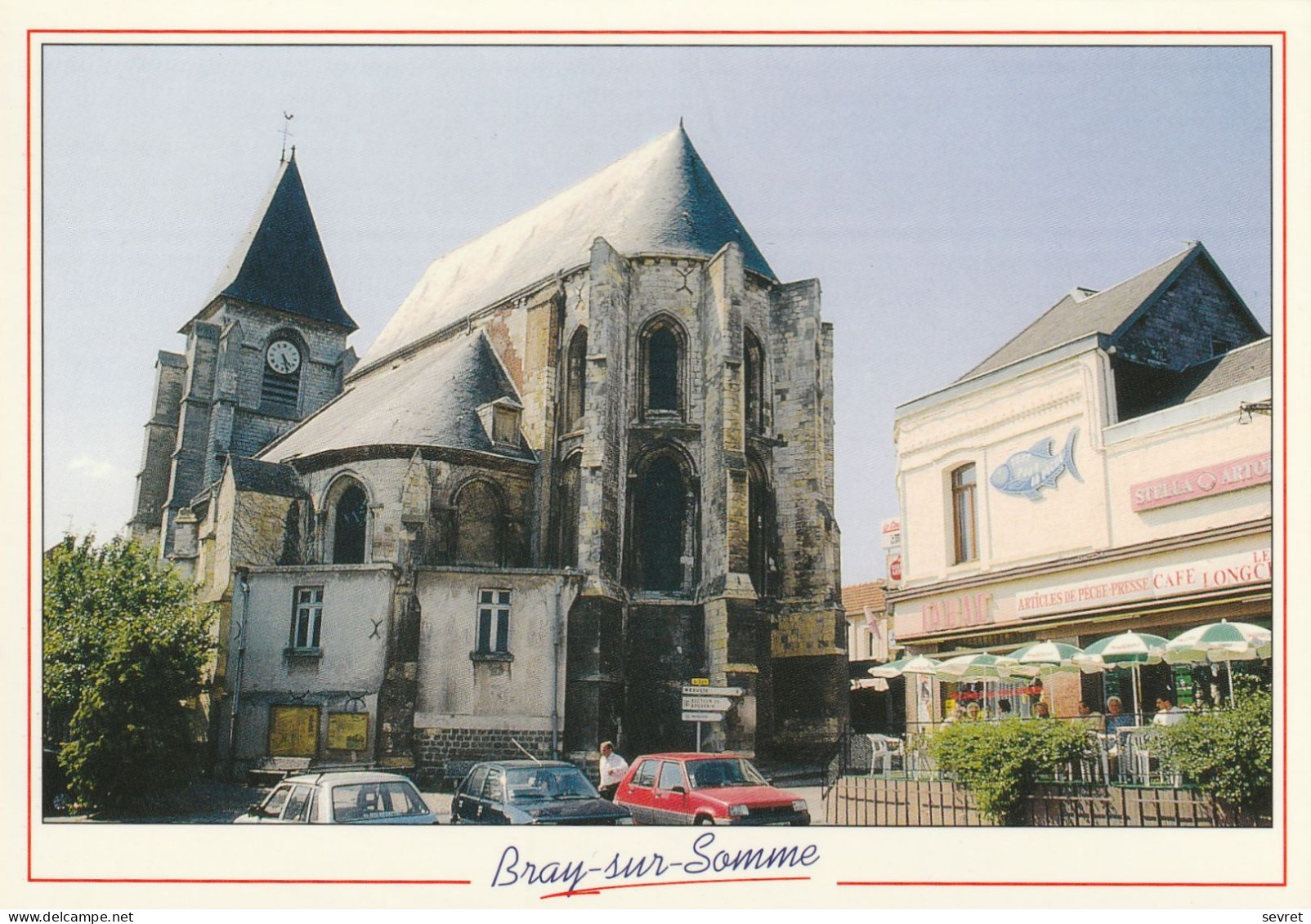 BRAY SUR SOMME. - L'Eglise Saint-Nicolas Et Le Bar PMU " Le LONGCHAMP" . CPM  RARE - Bray Sur Somme