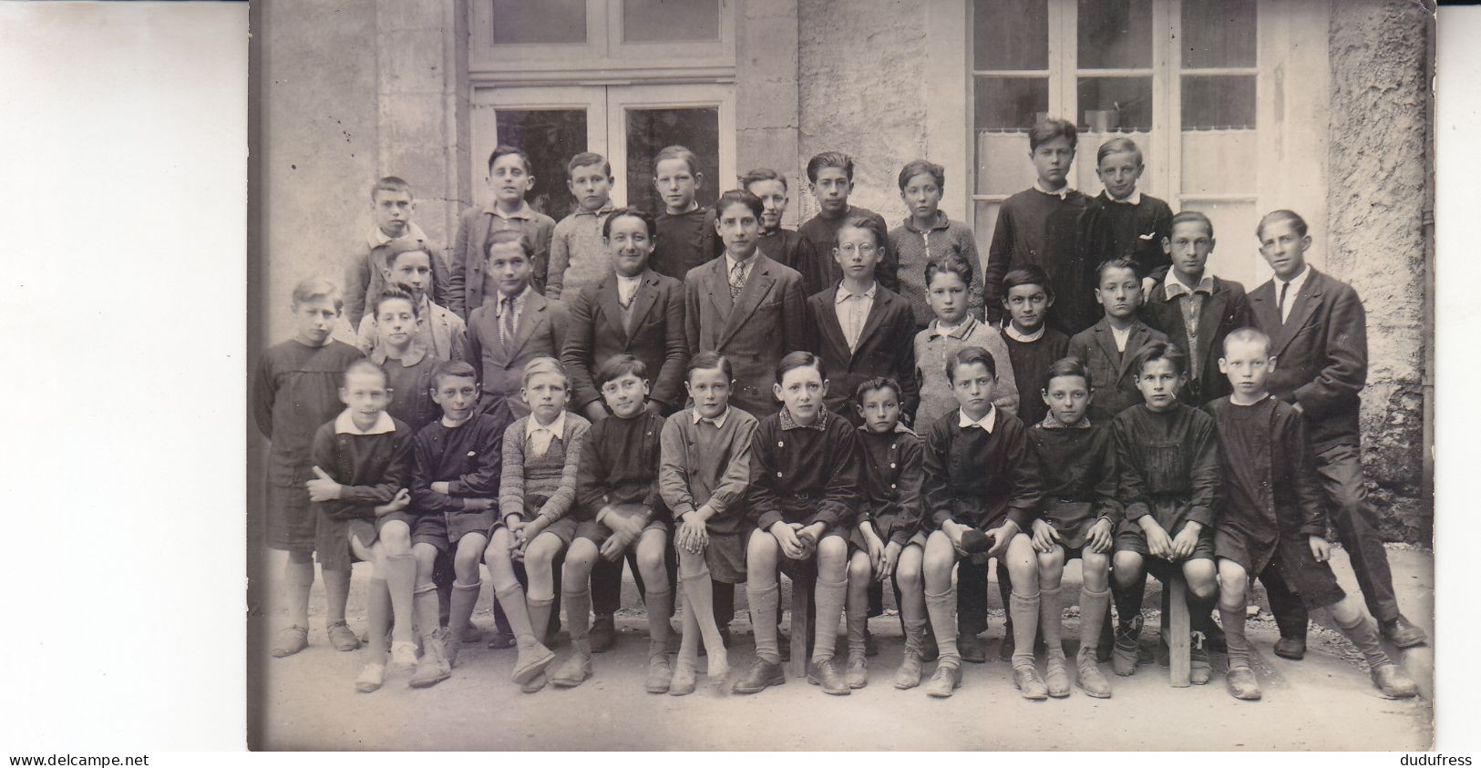 MONTIGNAC CARTE PHOTO JUIN 1933   CLASSE DE MR ROBERT DEMOULIN - Montignac-sur-Vézère