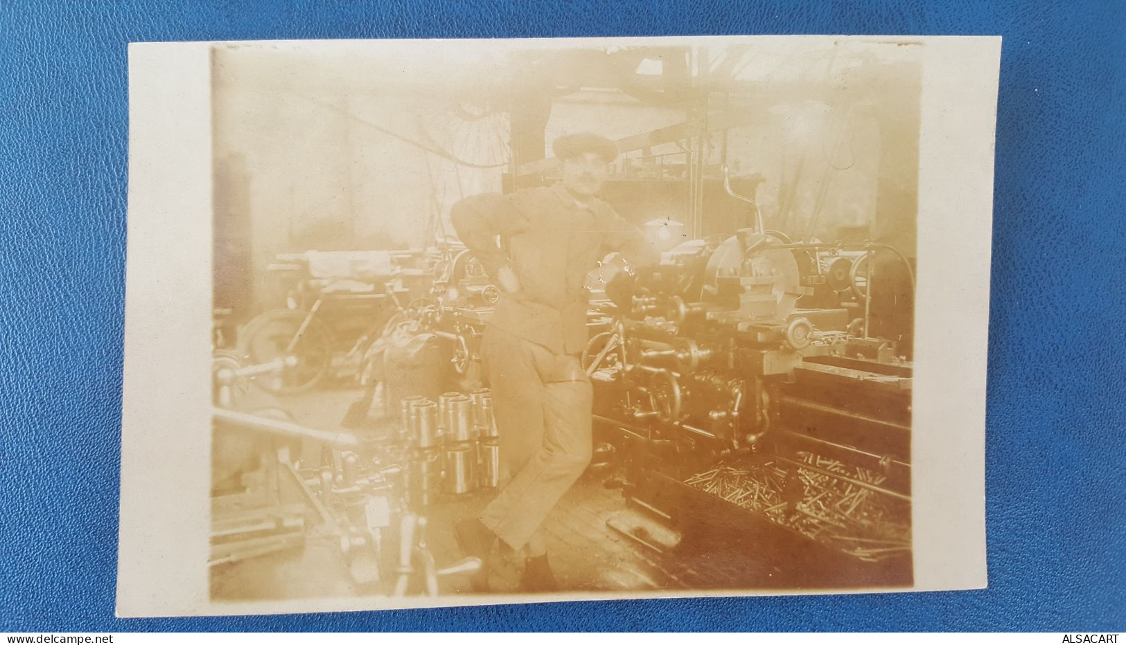 Carte Photo   Carentan , Rue De L'arsenal Interieur Du Magasin Finard - Carentan