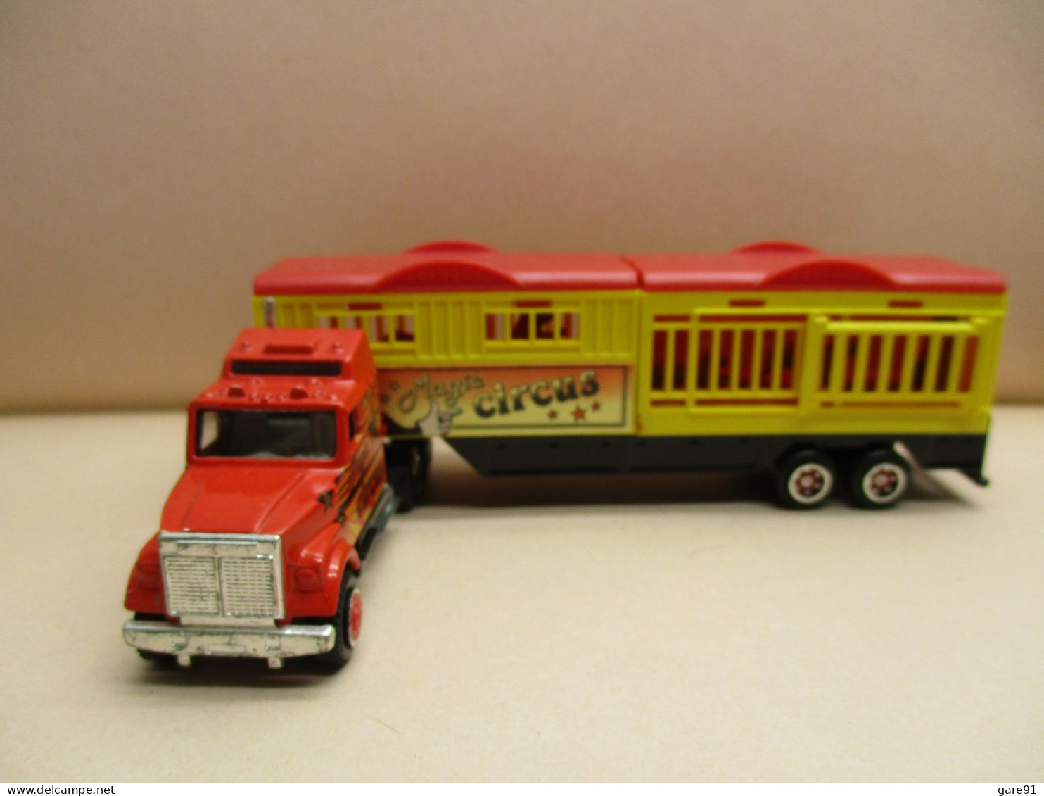 Majorette Camion Semi-remorque - Scale 1:87