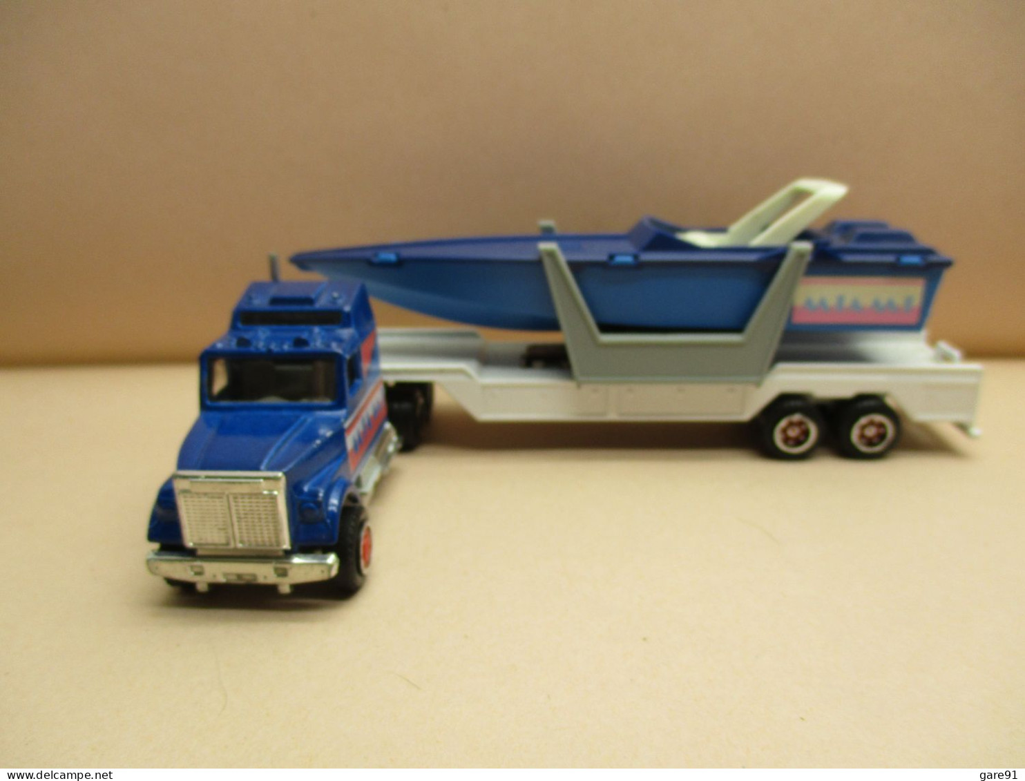 Majorette Camion Semi-remorque - Escala 1:87