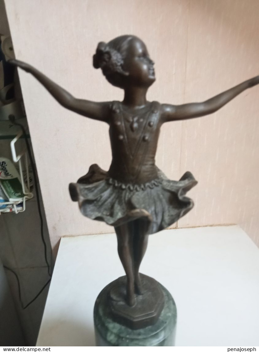 Statuette En Bronze Sur Support Marbre La Danseuses Hauteur 33 Cm - Bronzi