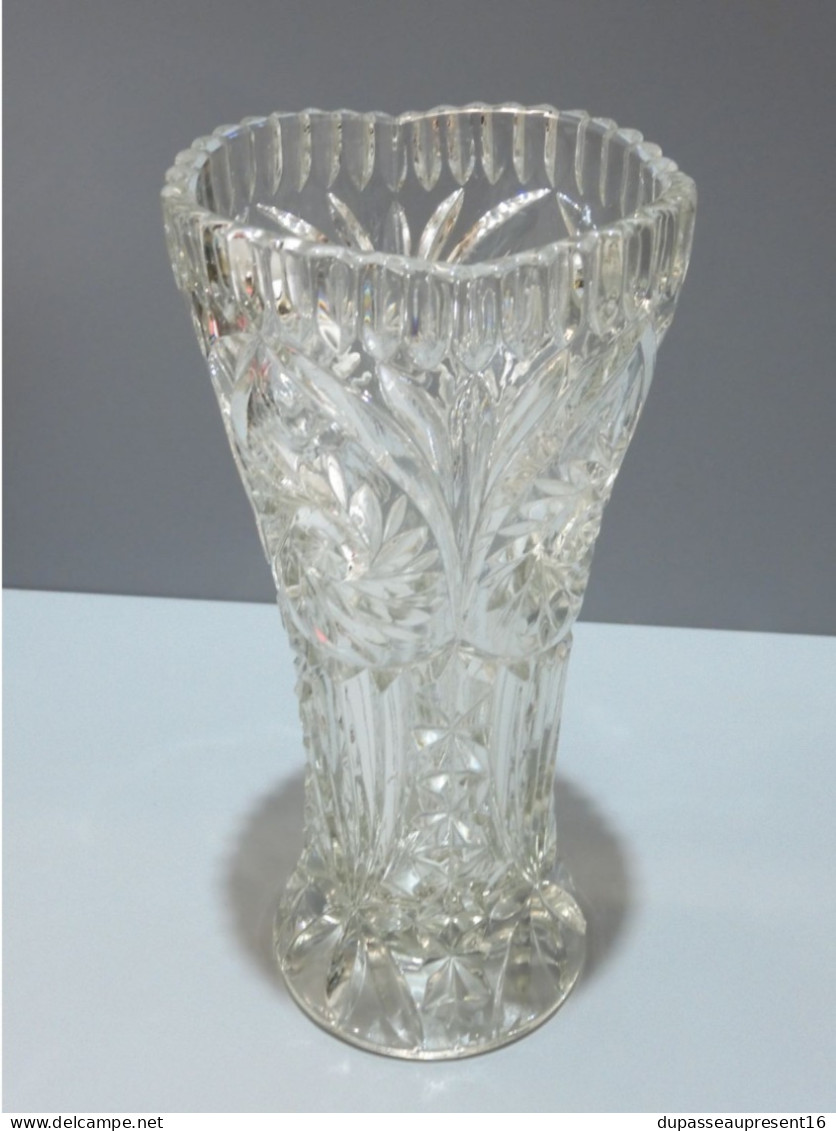 - ANCIEN VASE CRISTAL Moulé VINTAGE pour Bouquet Collection déco XXe   E