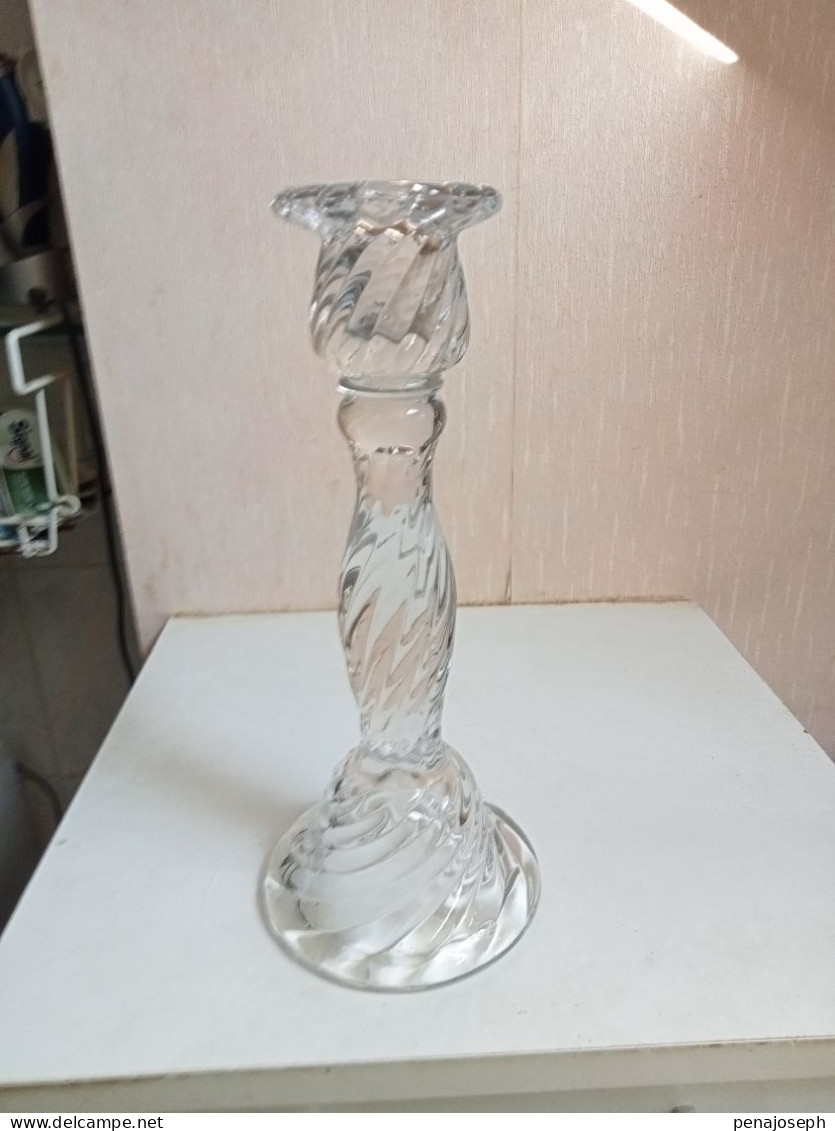 Bougeoir En Verre Moulé Ancien Hauteur 25 Cm - Kronleuchter, Kandelaber & Kerzenhalter