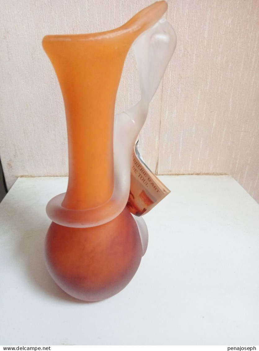 Vase Art Cristalerie De Toul En Pate De Verre Hauteur 22 Cm - Vasi