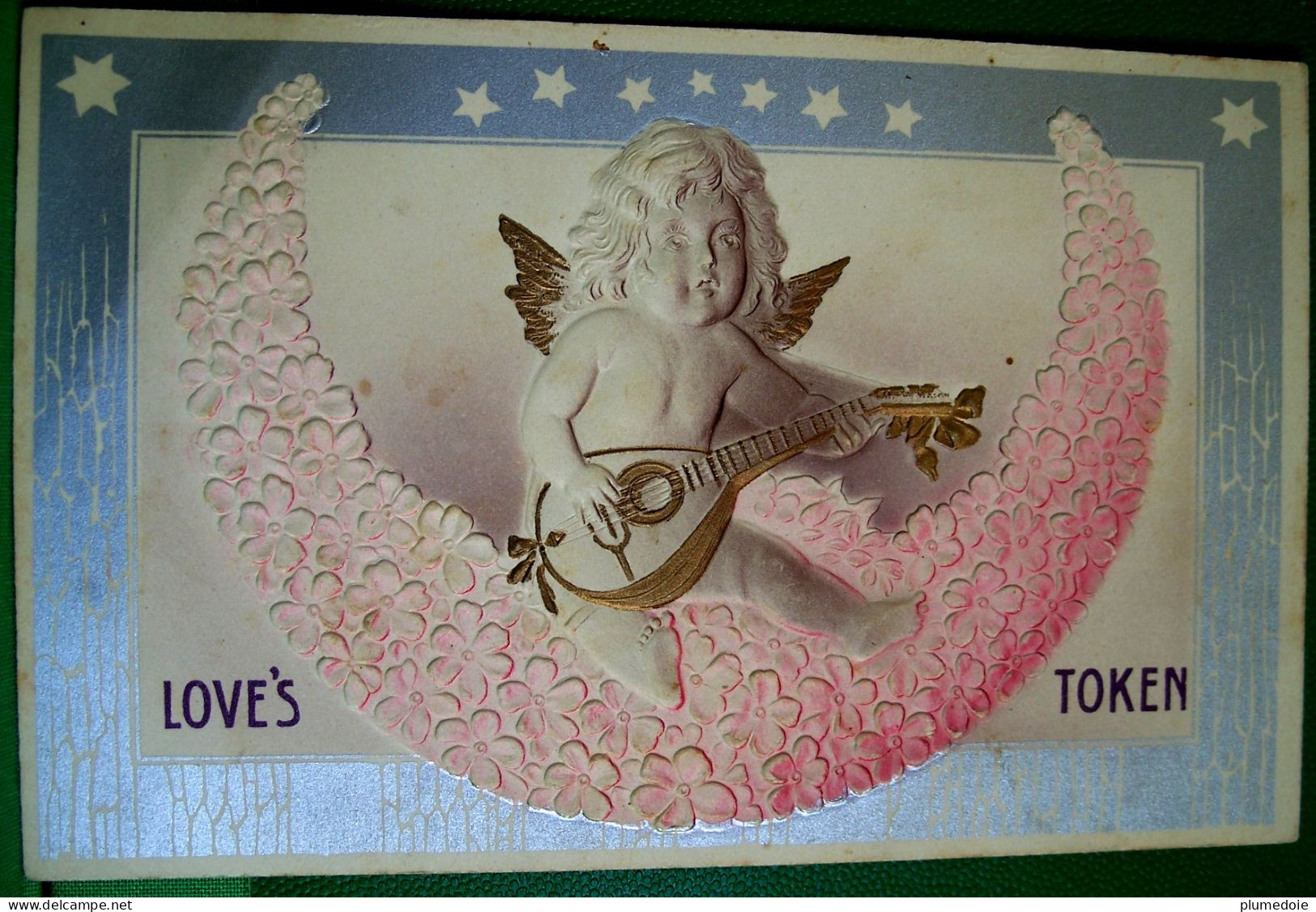 Cpa Gaufrée PETIT ANGE  ST VALENTIN / CROISSANT DE LUNE MANDOLINE , Cadre Argenté , CUPID CHERUB On FLORAL MOON Embossed - Valentinstag