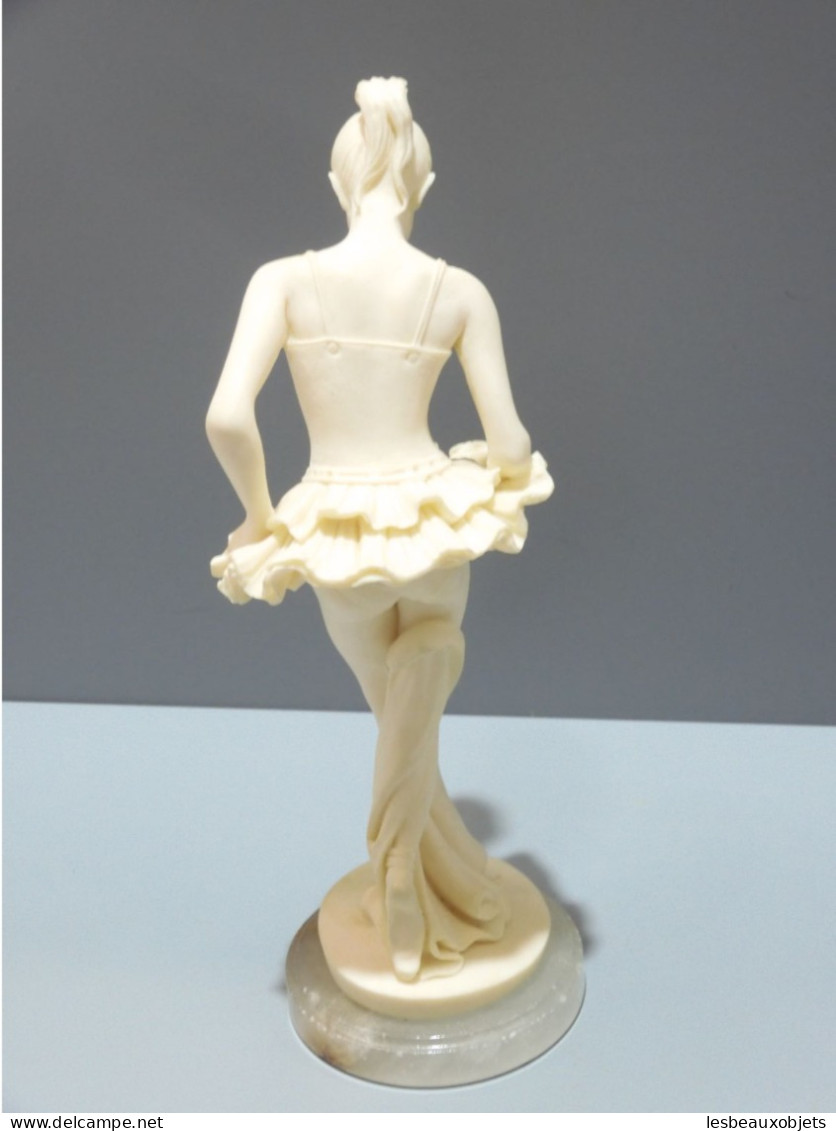 -JOLIE STATUETTE DANSEUSE BALLERINE En Résine Socle Albâtre COLLECTION Déco    E - Altri & Non Classificati