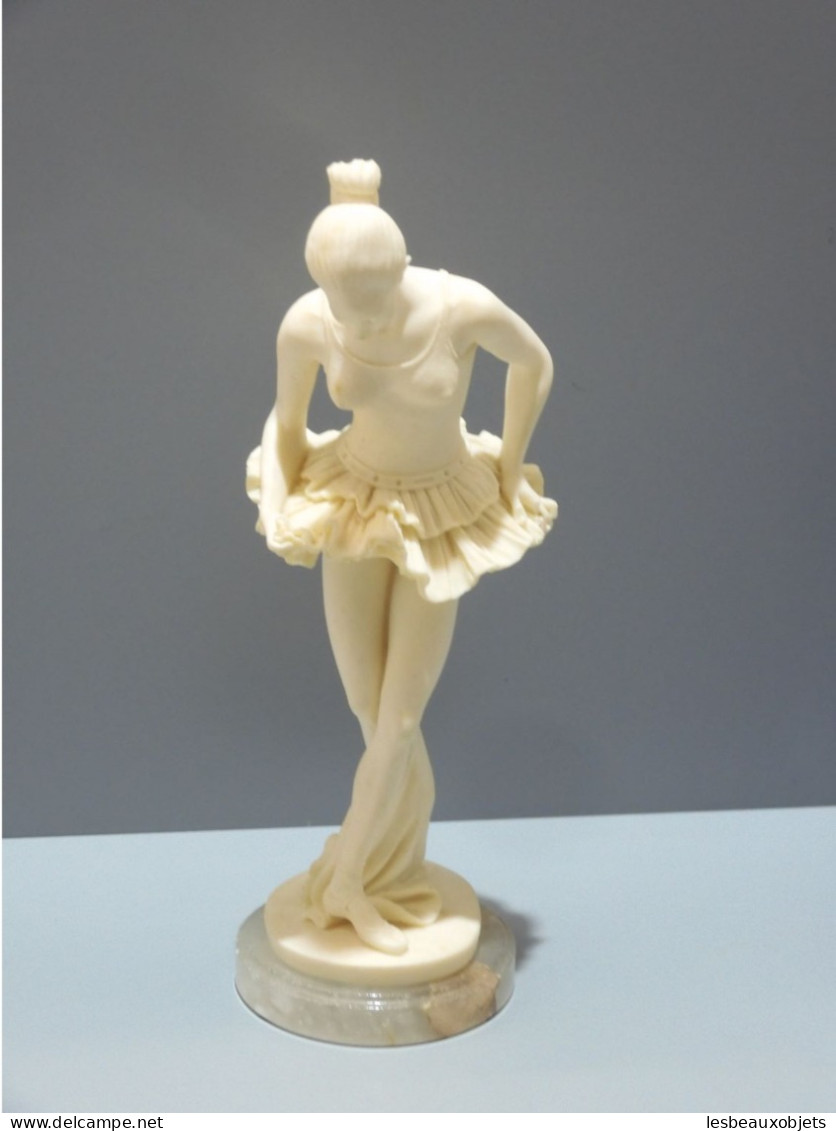 -JOLIE STATUETTE DANSEUSE BALLERINE en Résine Socle Albâtre COLLECTION déco    E