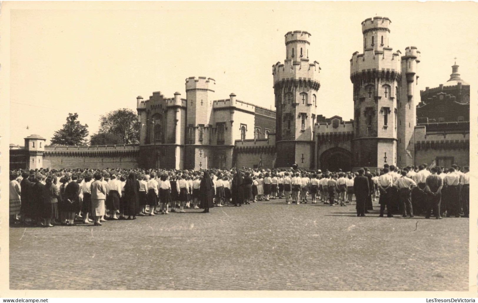 ARCHITECTURE ET BATIMENT - Château - Animé - Carte Postale Ancienne - Castelli