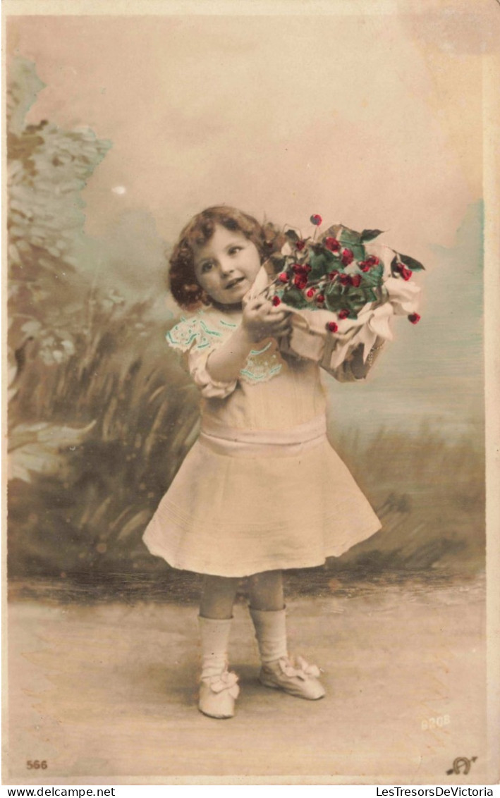 PHOTOGRAPHIE - Petite Fille - Colorisé - Carte Postale Ancienne - Fotografie