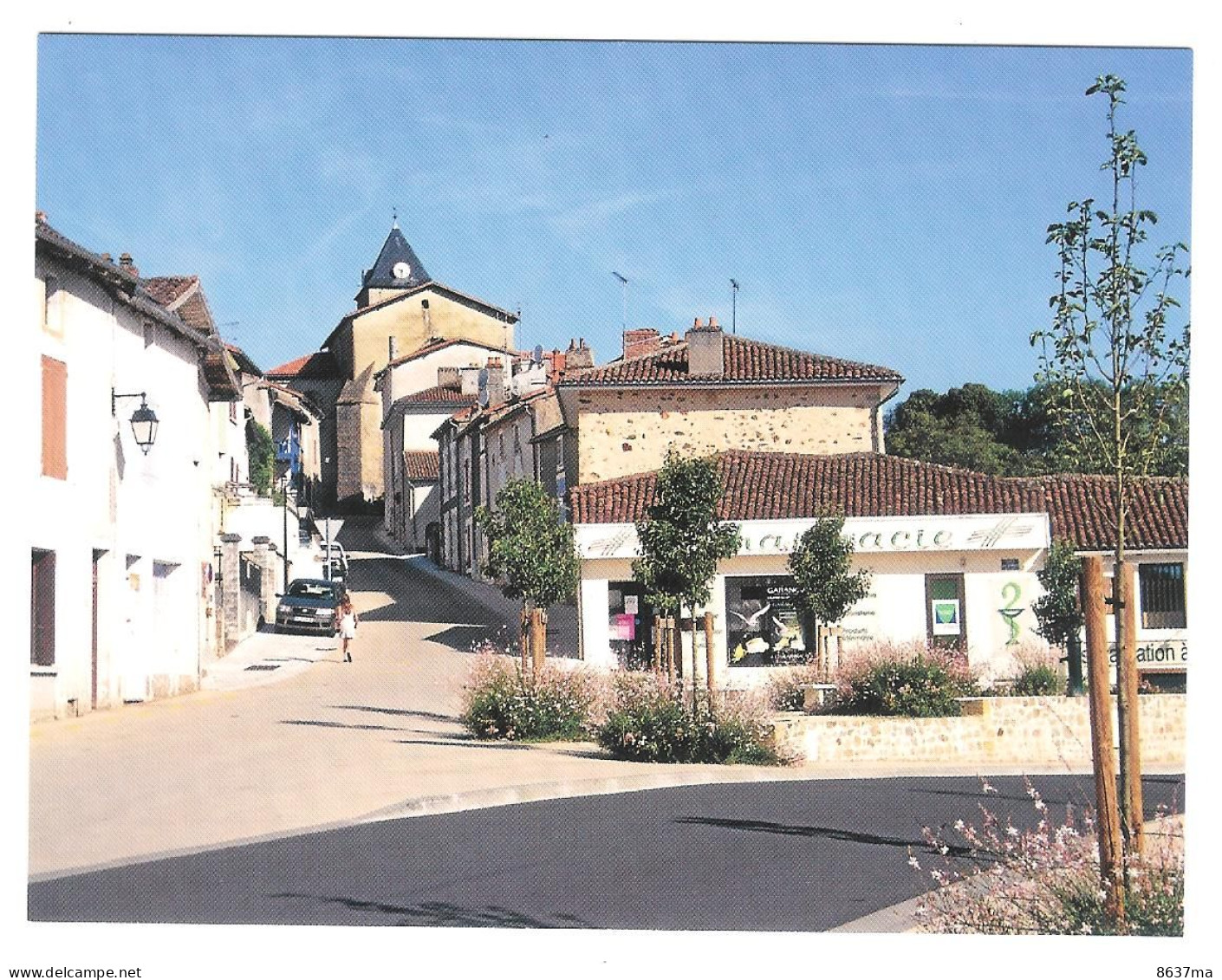 AVAILLES-LIMOUZINE-Rue De L'Eglise-place Adrien Bernard- - Availles Limouzine