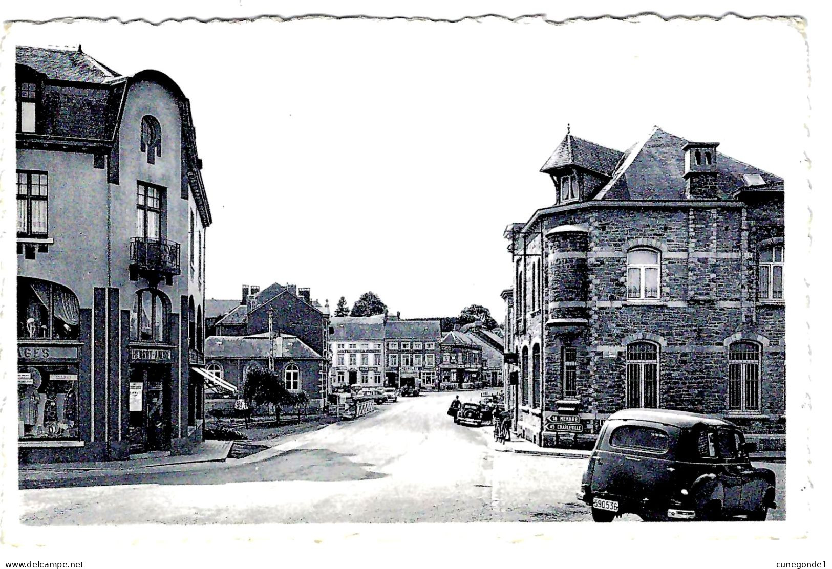 CPSM GEDINNE : La Grand'Place ( Magasin Et Belle Voiture D'époque En Gros Plan) Circ. 1964 - Languillier-Begon Gedinne - Gedinne
