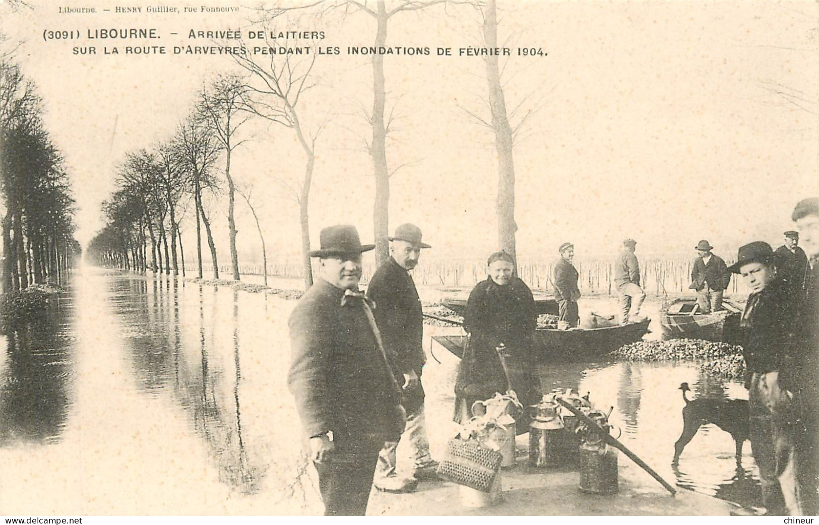 LIBOURNE ARRIVEE DE LAITIERS SUR LA ROUTE D'ARVEYRES PENDANT LES INONDATIONS DE FEVRIER 1904 - Libourne