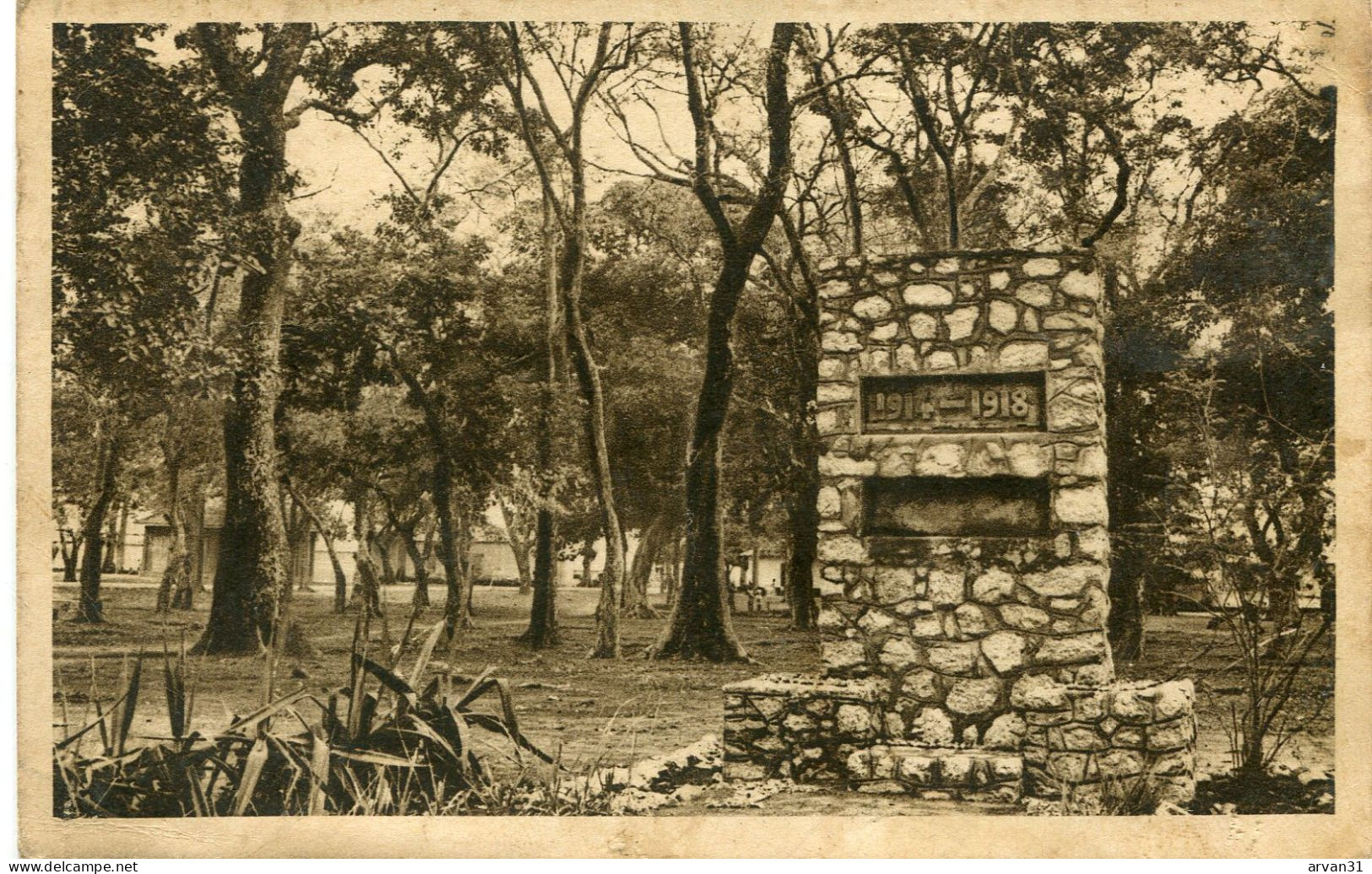 PARAKPOU (GABON) - MONUMENT Aux MORTS - 1914  1918 - - Monuments Aux Morts