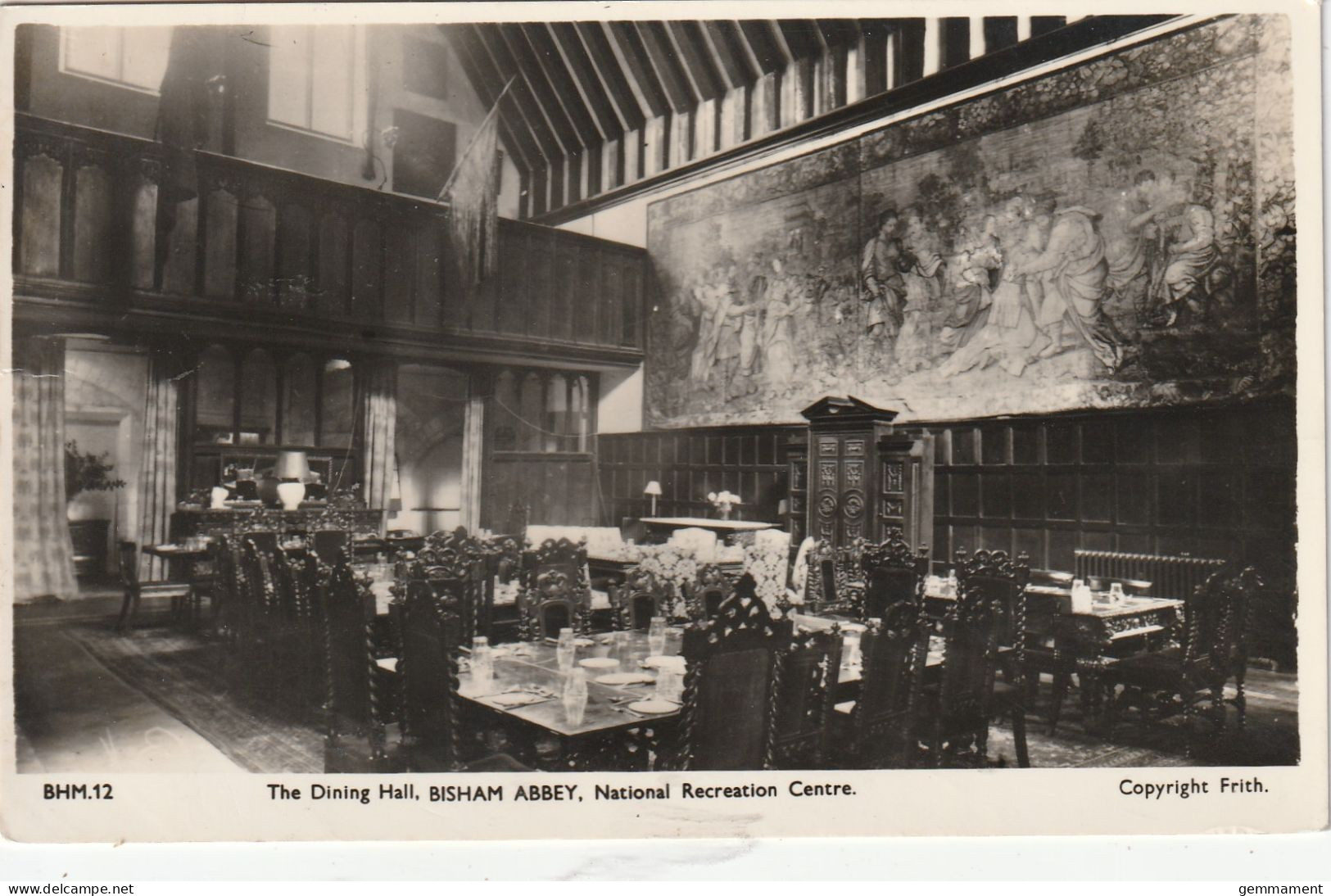 BISHAM ABBEY - THE DINING HALL . NATIONAL RECREATION CENTRE - Buckinghamshire