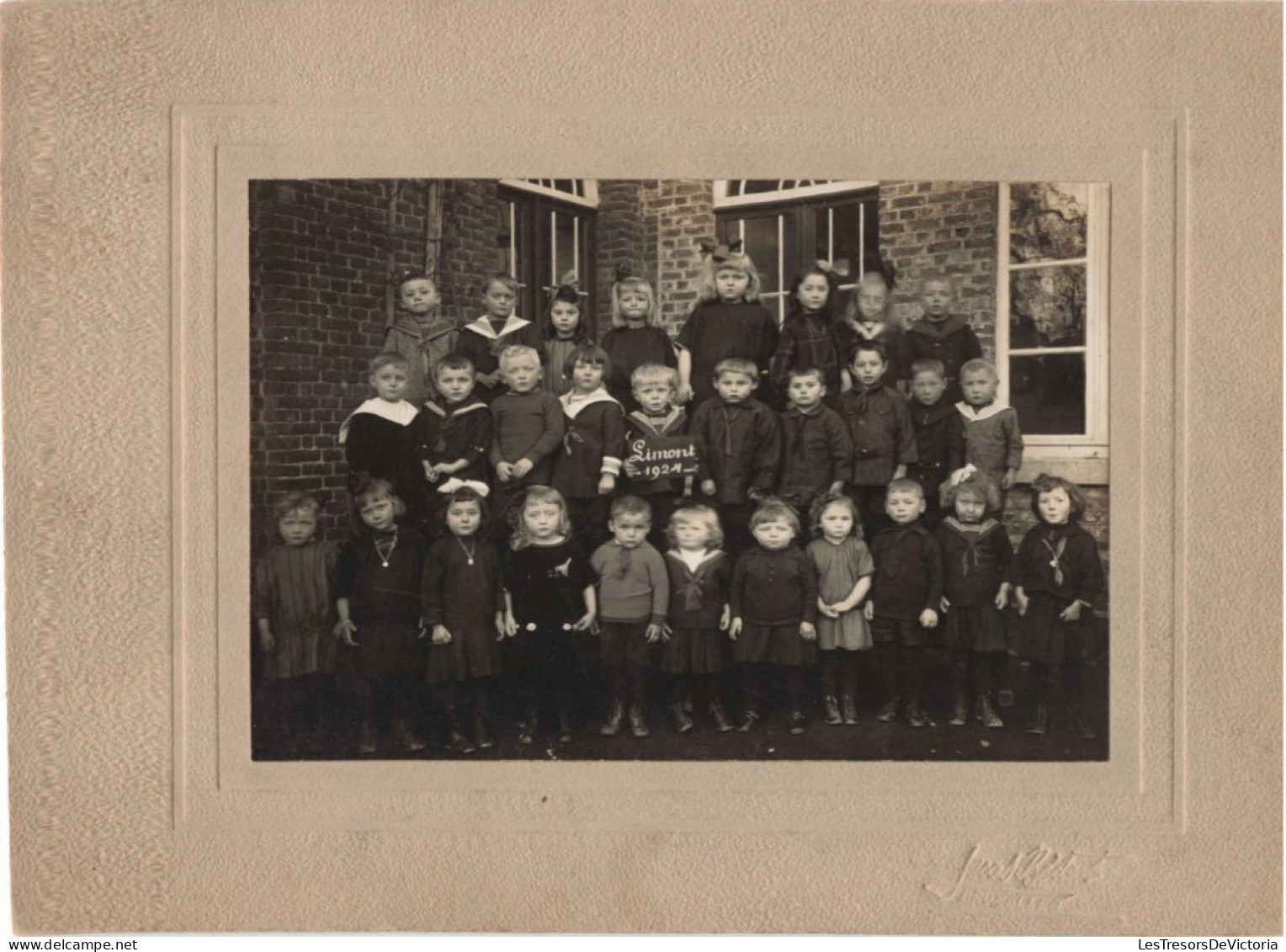 Photographie - Photo De Classe Limont 1924 - Dim 16,5/12 Cm Collé Sur Carton - Personnes Identifiées