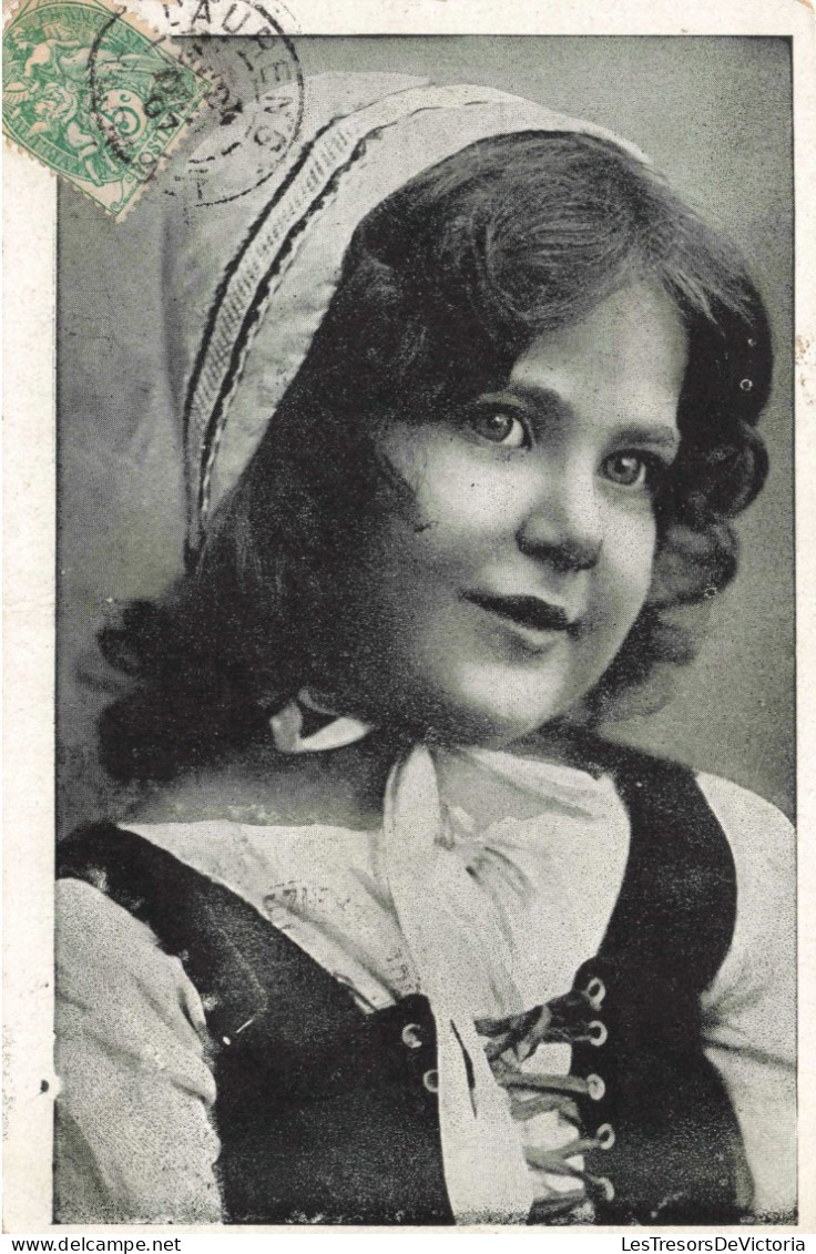 ENFANT - Portrait D'une Petite Fille - Bonnet - Tenue Traditionnelle - Carte Postale Ancienne - Retratos