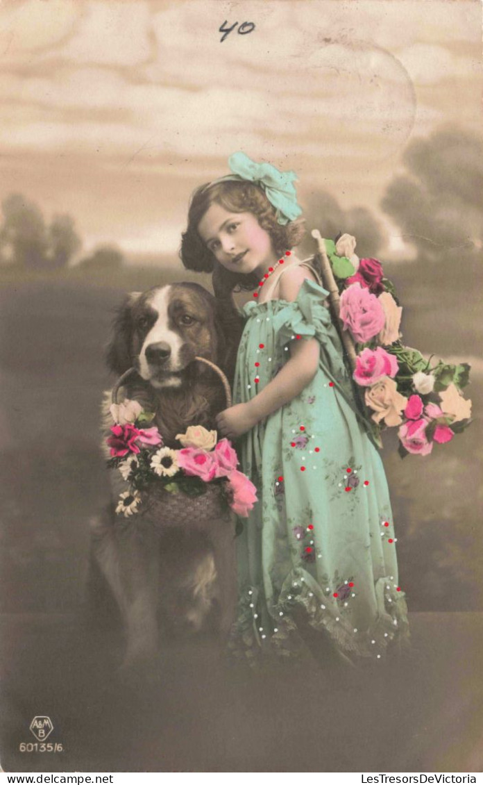 ENFANT -  Petite Fille Avec Son Chien - Saint Bernard - Fleurs - Colorisé - Carte Postale Ancienne - Portraits