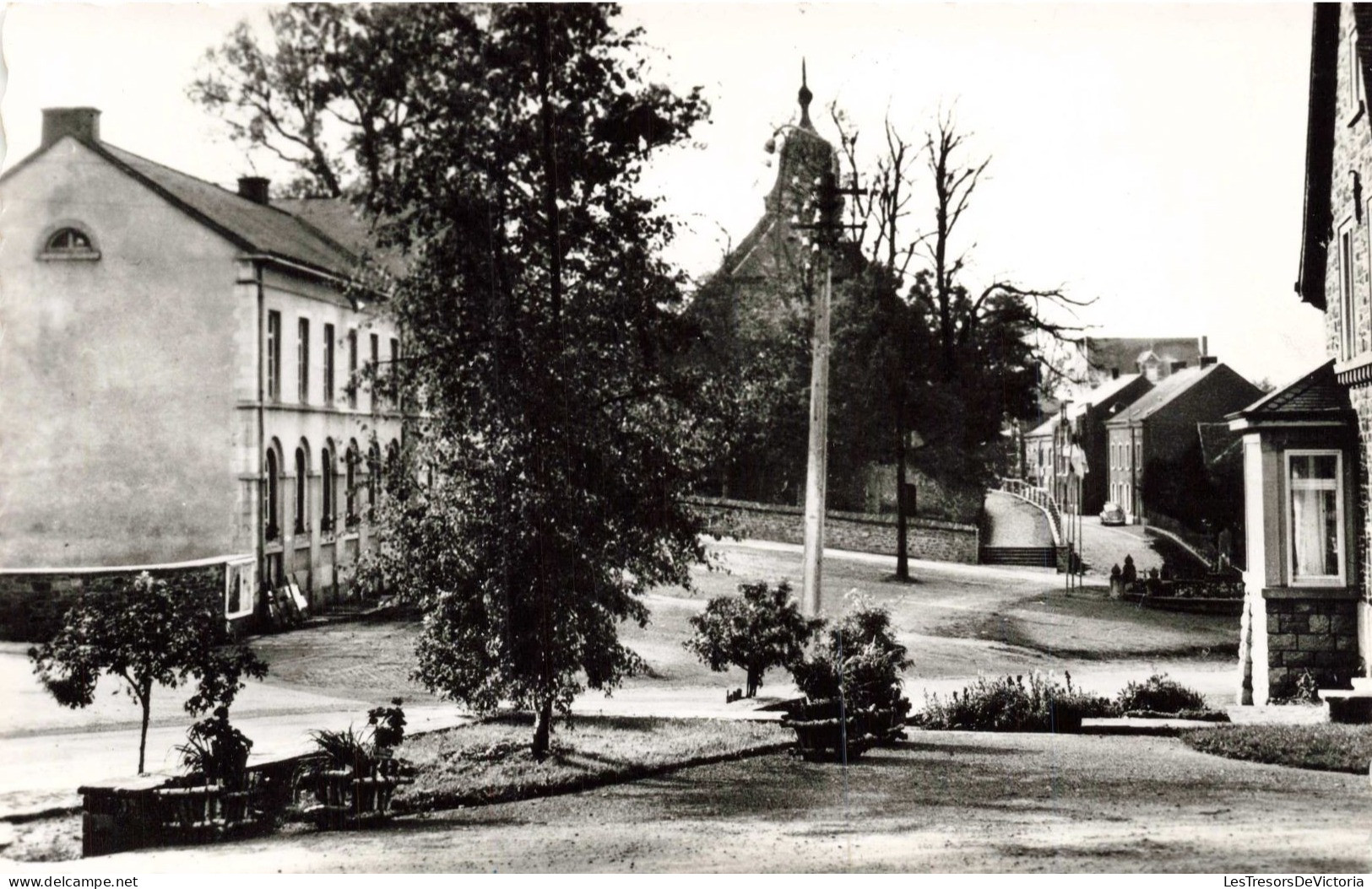 BELGIQUE - Nassogne - La Place Communale - Carte Postale Ancienne - Nassogne