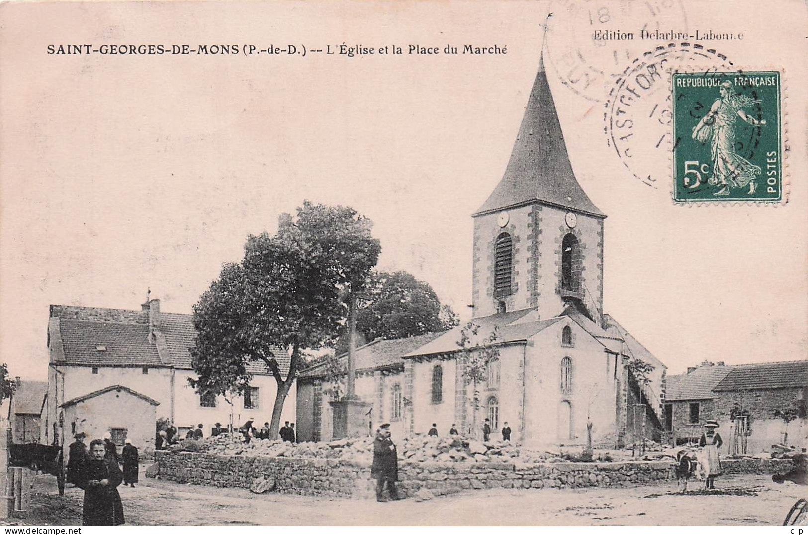 Saint Georges De Mons - L'Eglise Et La Place Du Marché - CPA °J - Manzat