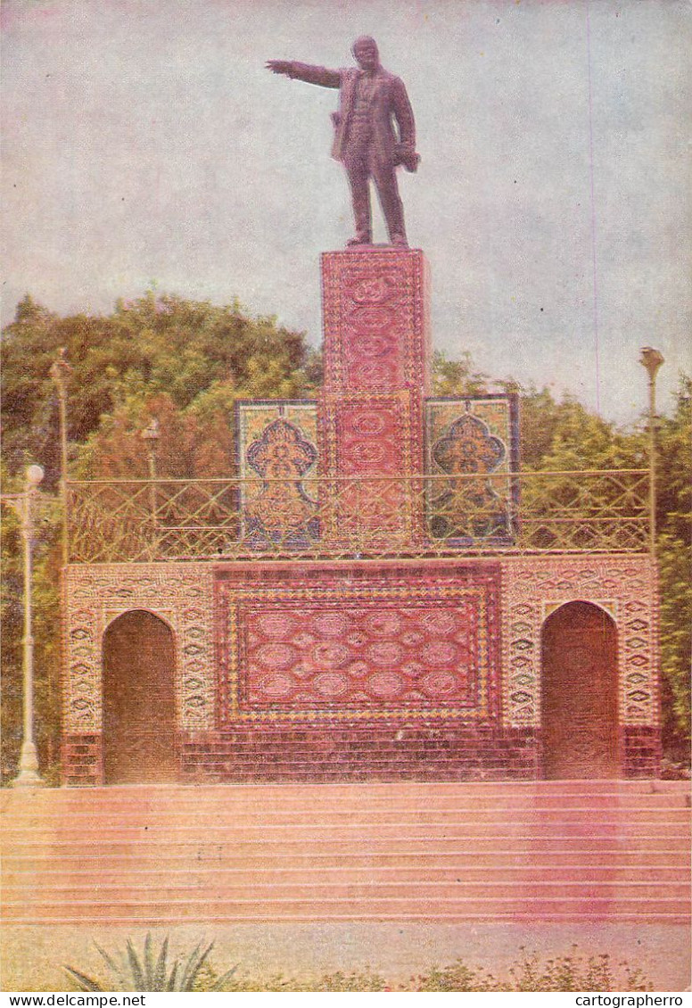 Turkmenistan Ashgabat Monument To V.I. Lenin - Turkménistan