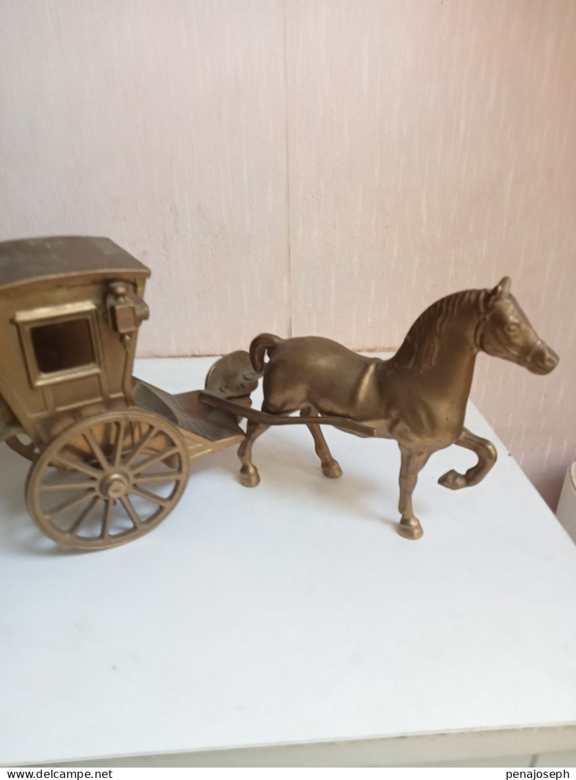 cheval et charette en laiton ou bronze longueur 32 cm hauteur 14 cm