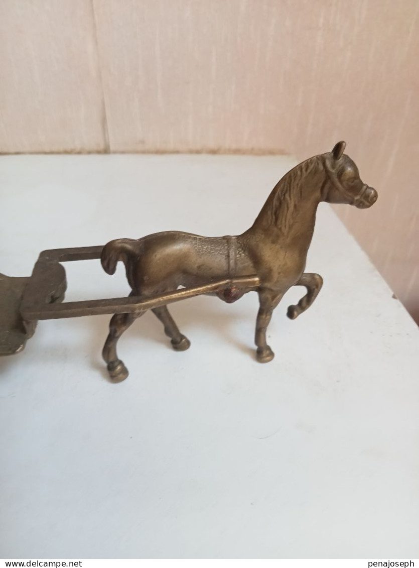 cheval et charette en laiton ou bronze longueur 18 cm hauteur 8 cm