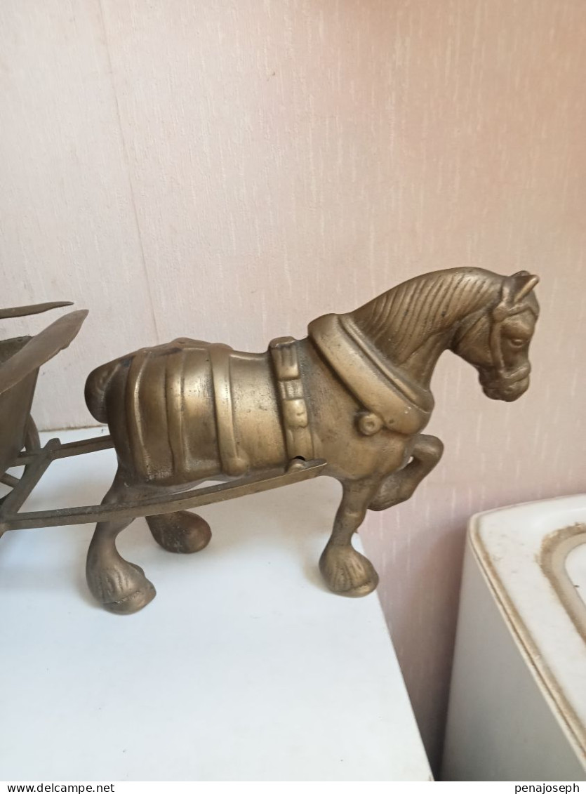 cheval et charette en bronze ou laiton longueur 44 cm hauteur 17 cm